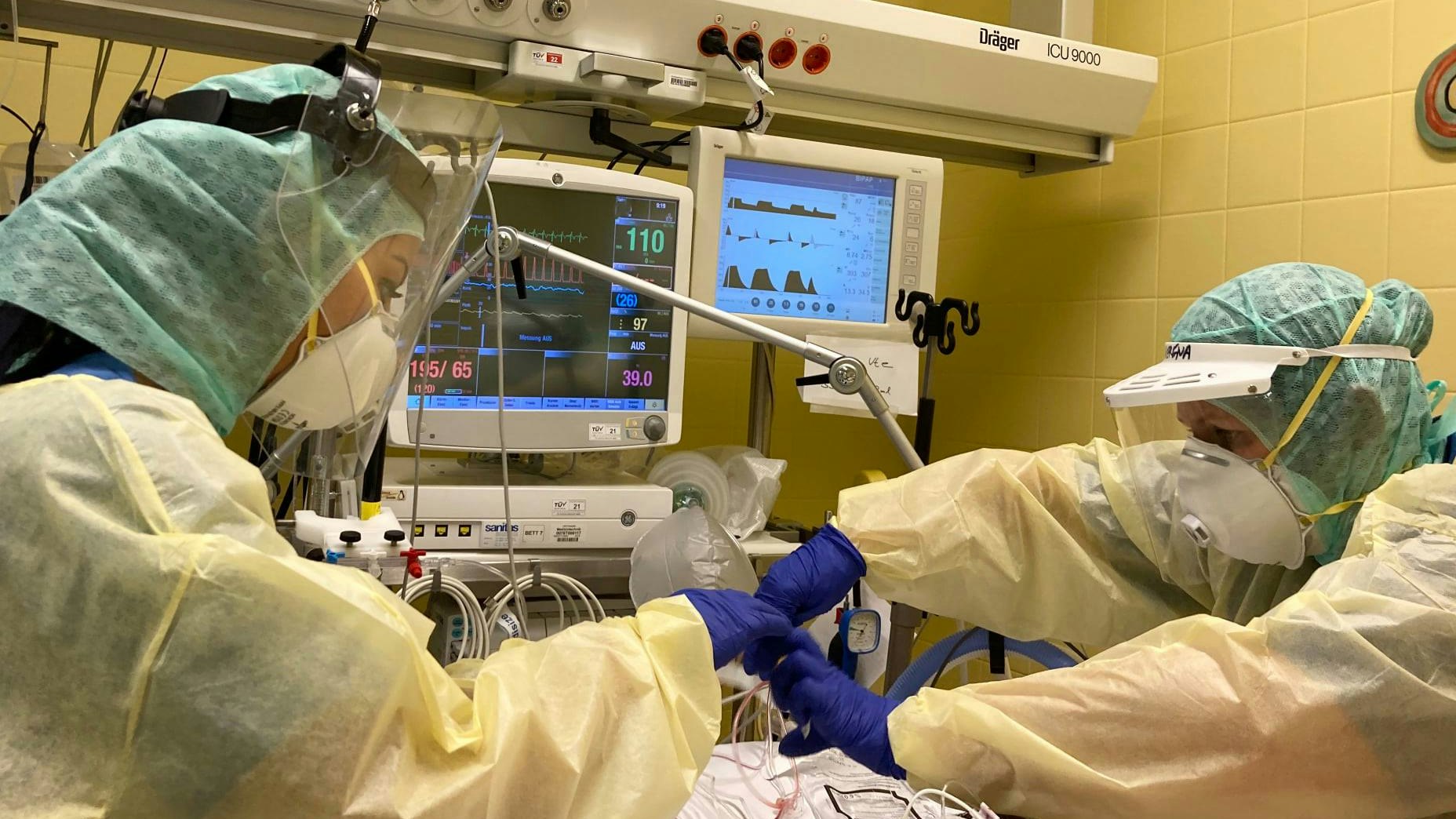 Das Spital in Freistadt warnt eindringlich auf Facebook. Ärzte und Krankenschwestern kämpfen dort tagtäglich gegen die Folgen des Virus.