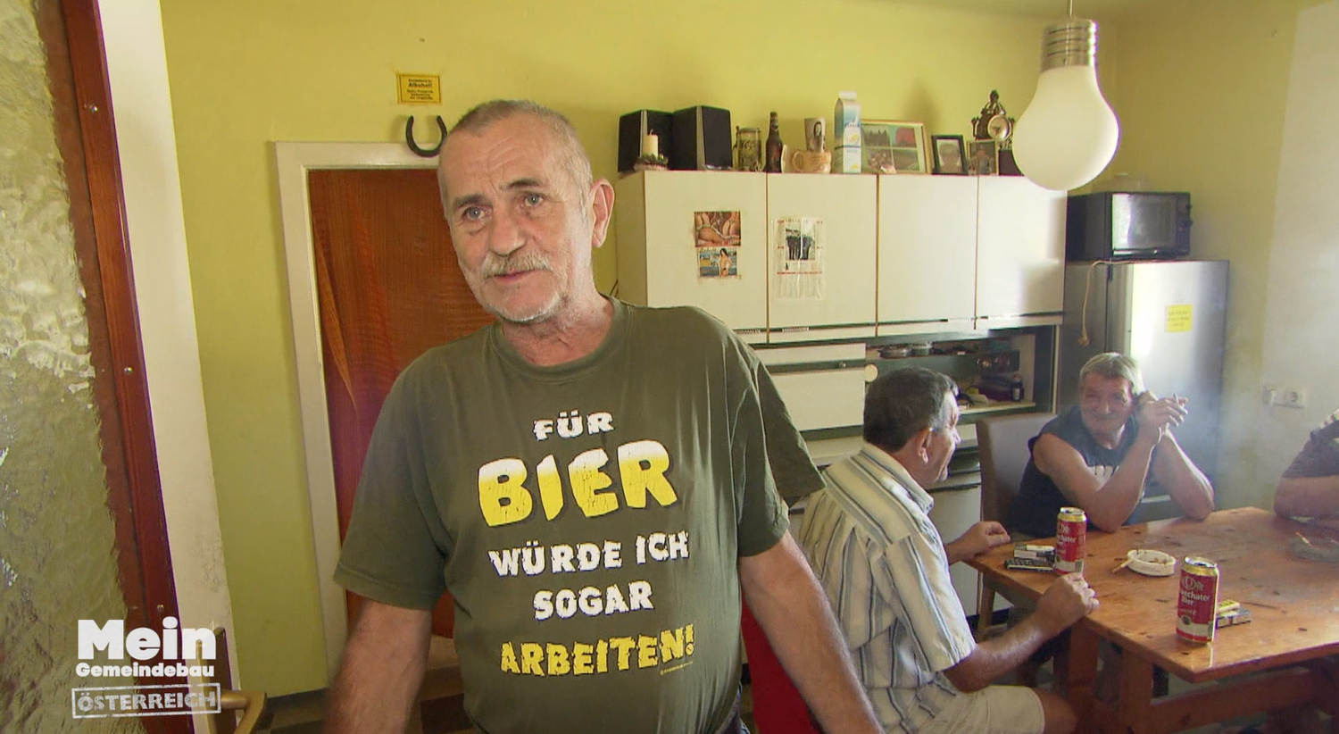 Wixerl sorgt gern für das Wohl seiner Freunde - und zwar mit 30 Paletten Bier.