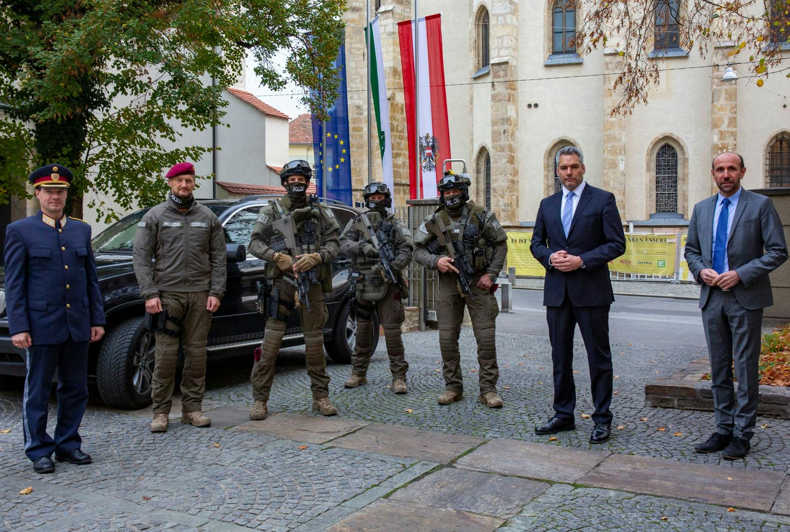 Das Einsatzkommando Cobra mit Innenminister Karl Nehammer in Graz