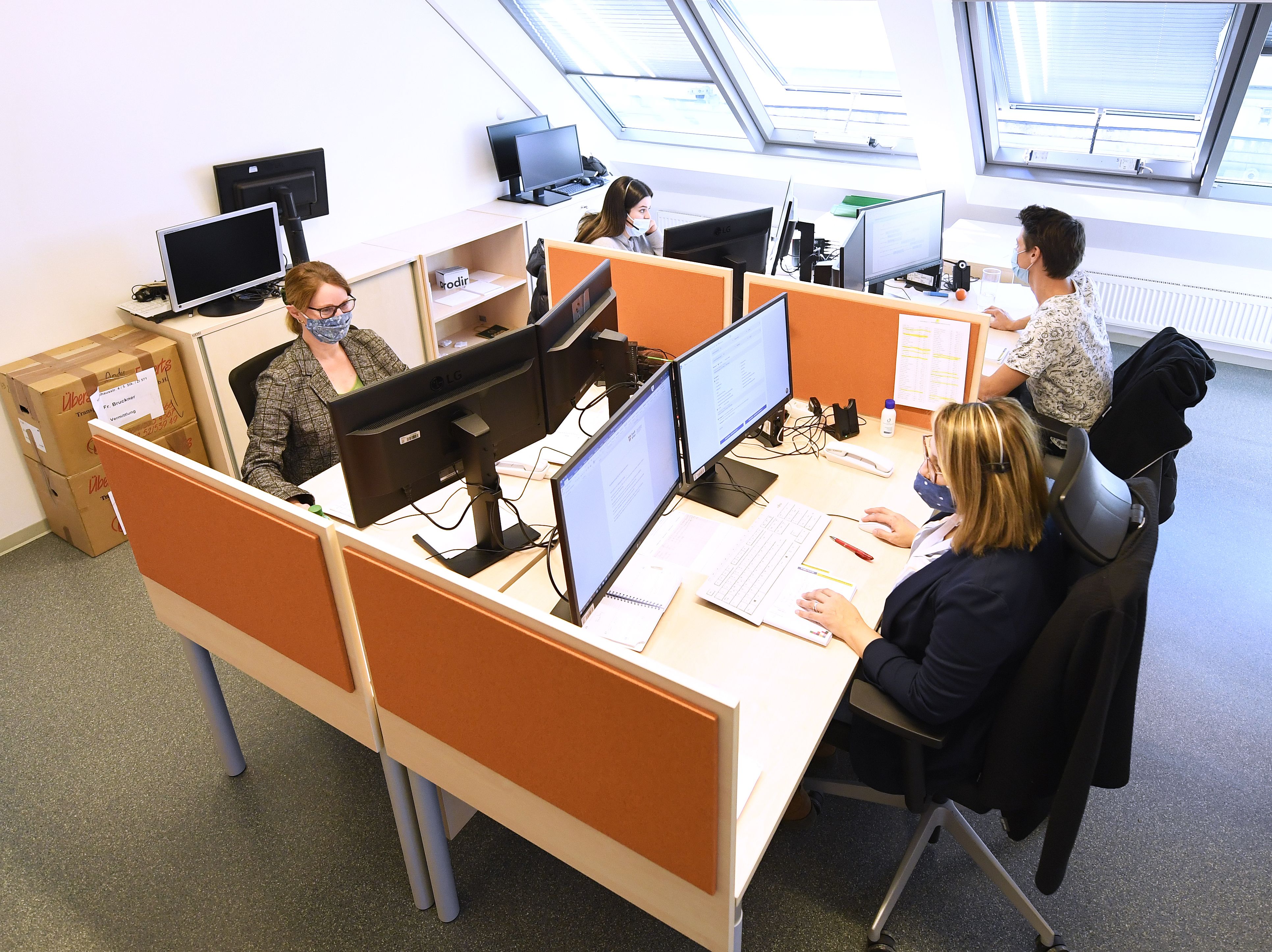 Blick in eine Contact Tracing Stelle der Wiener Gesundheitsbehörden am Mittwoch, 28. Oktober 2020, in Wien