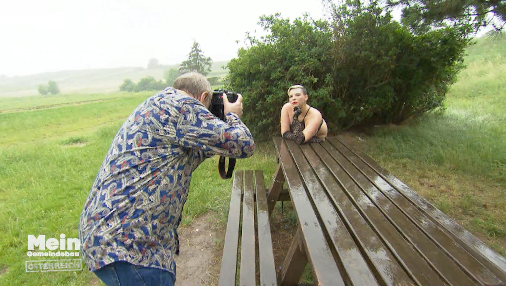 Für ein Erotik-Shooting dienen die beschaulichen Gegend von Baden als Kulisse.<br>