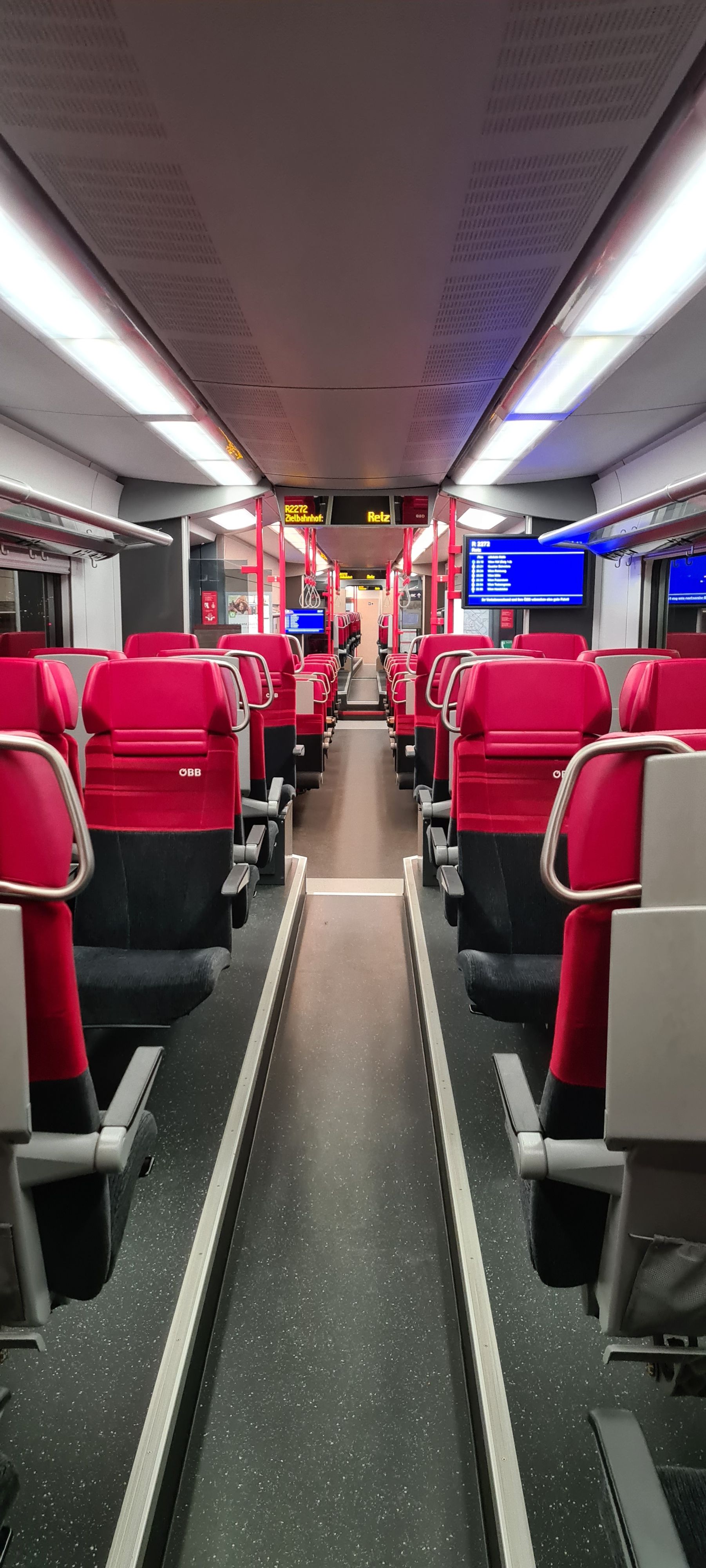 Die S-Bahn war am Donnerstagabend komplett leer.