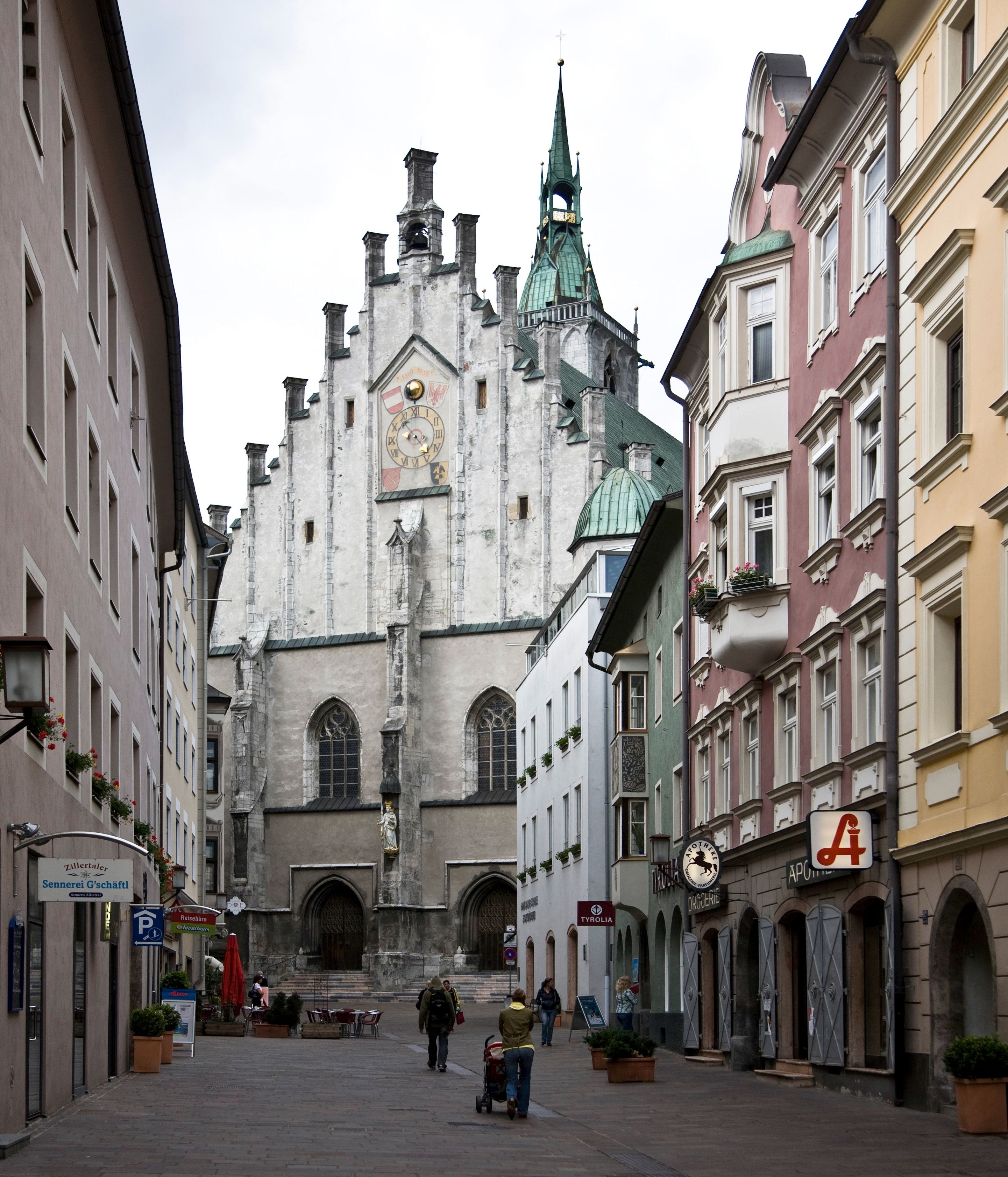 Die Pfarrkirche Mariä Himmelfahrt in Schwaz, Tirol