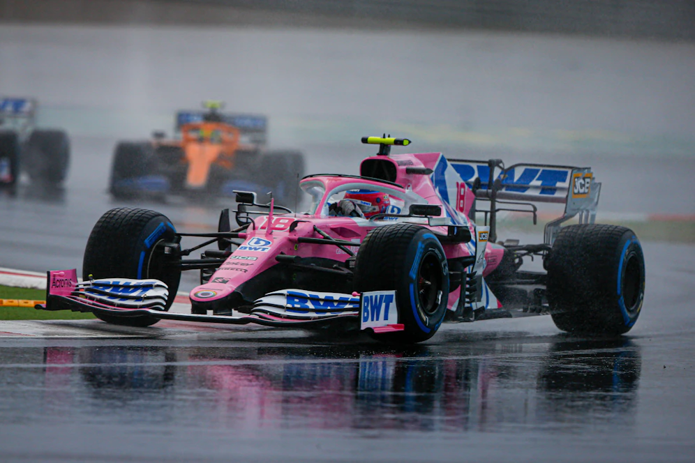 Lance Stroll rast zur Pole. 
