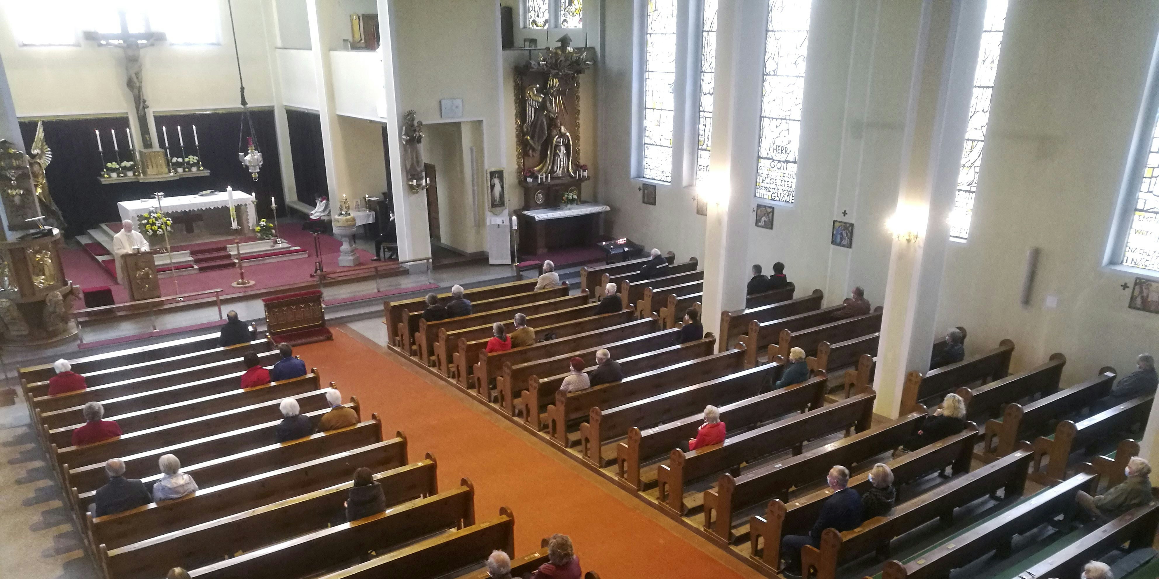 In der katholischen Kirche wird es in den nächsten drei Wochen keine Gottesdienste geben.