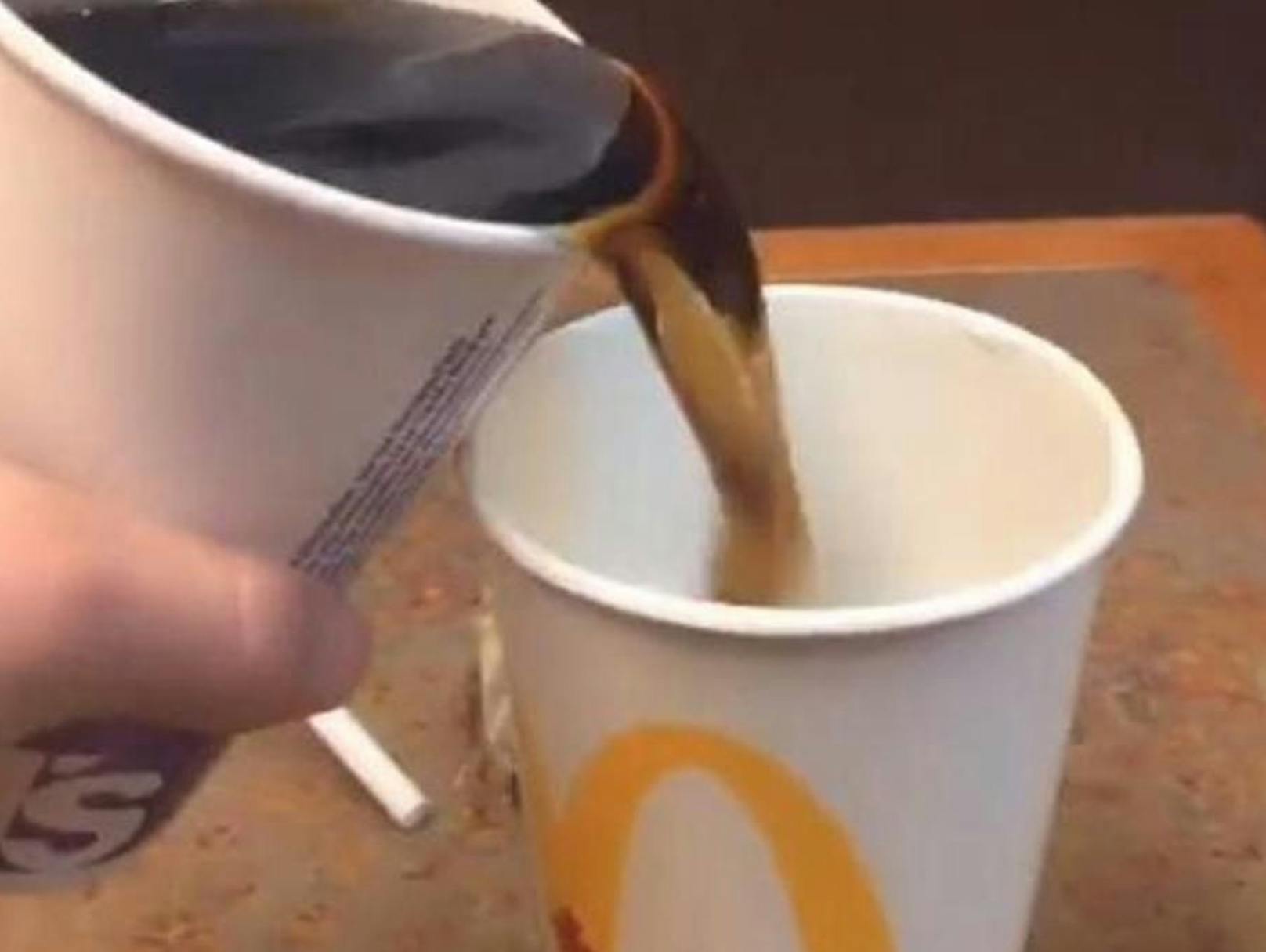 Das Video soll beweisen, dass McDonald’s beim Auffüllen der Getränke trickst.