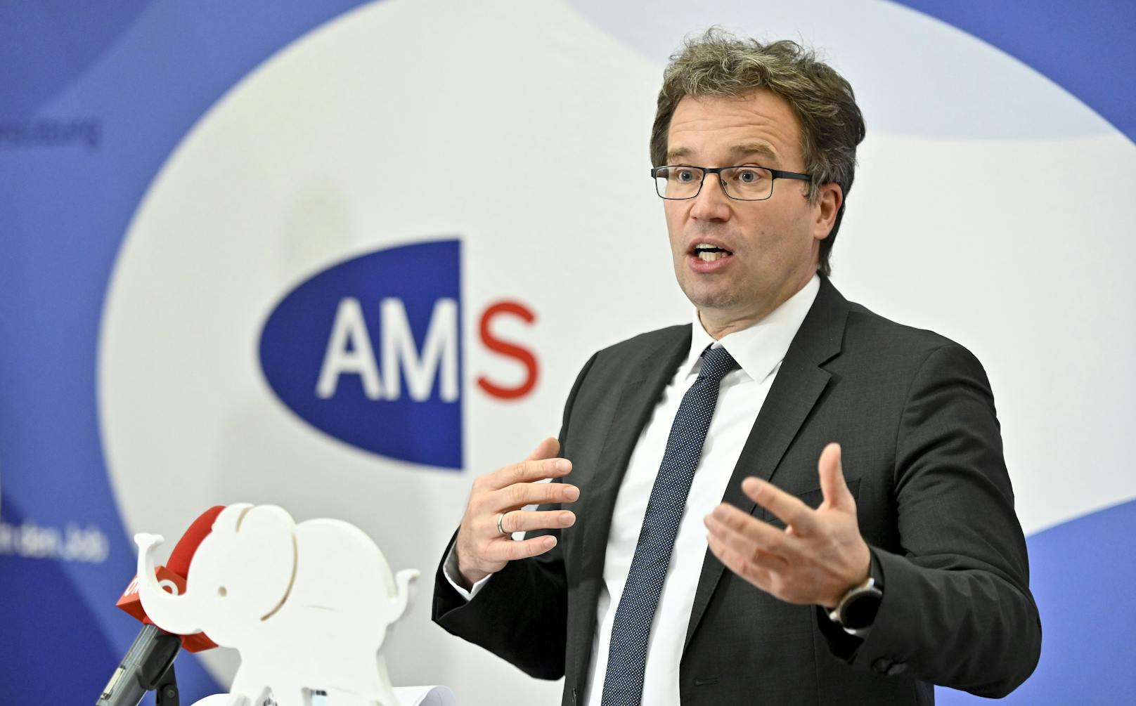 AMS-Chef will Arbeitslosengeld erhöhen