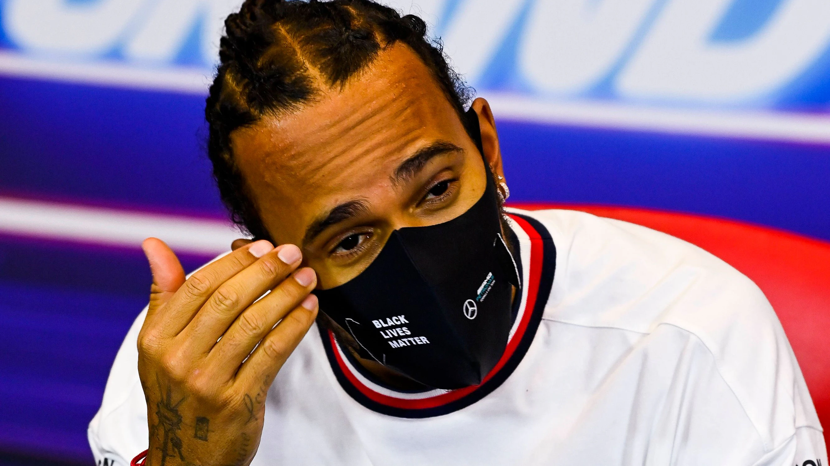 Lewis Hamilton kann seine Erfolge kaum fassen.