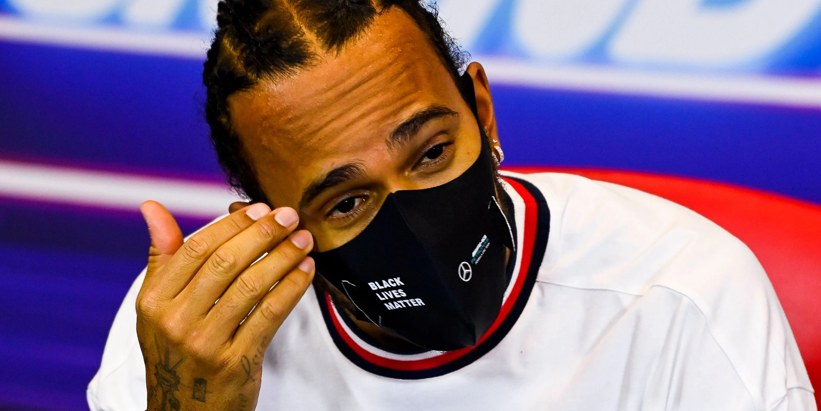 Lewis Hamilton kann seine Erfolge kaum fassen.