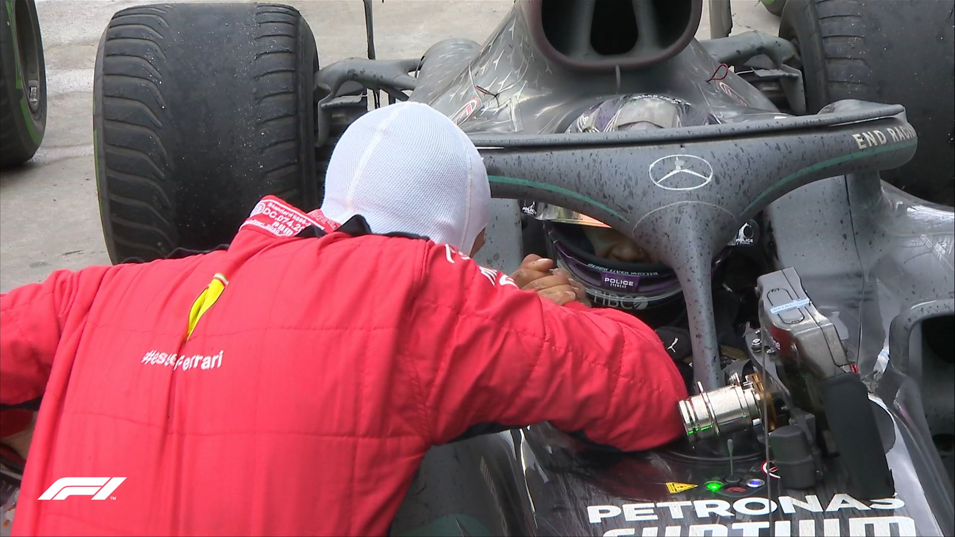 Sebastian Vettel gratuliert Lewis Hamilton