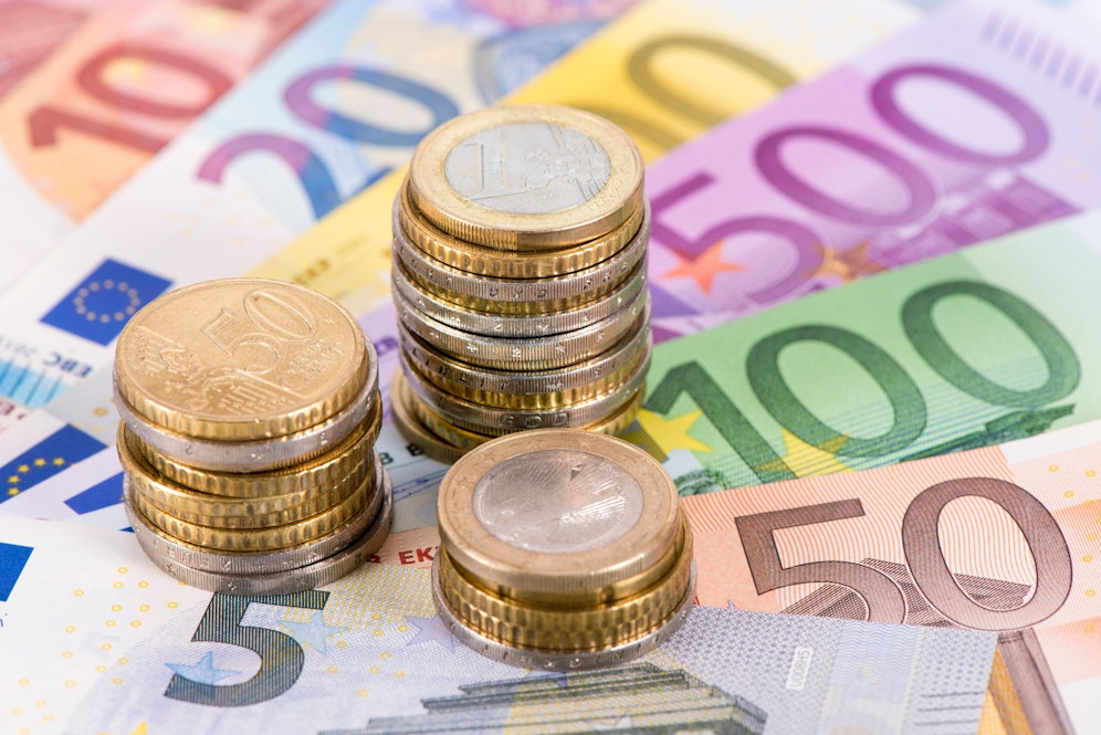 Mit einfachen Tricks lässt sich auch im Alltag viel Geld sparen.