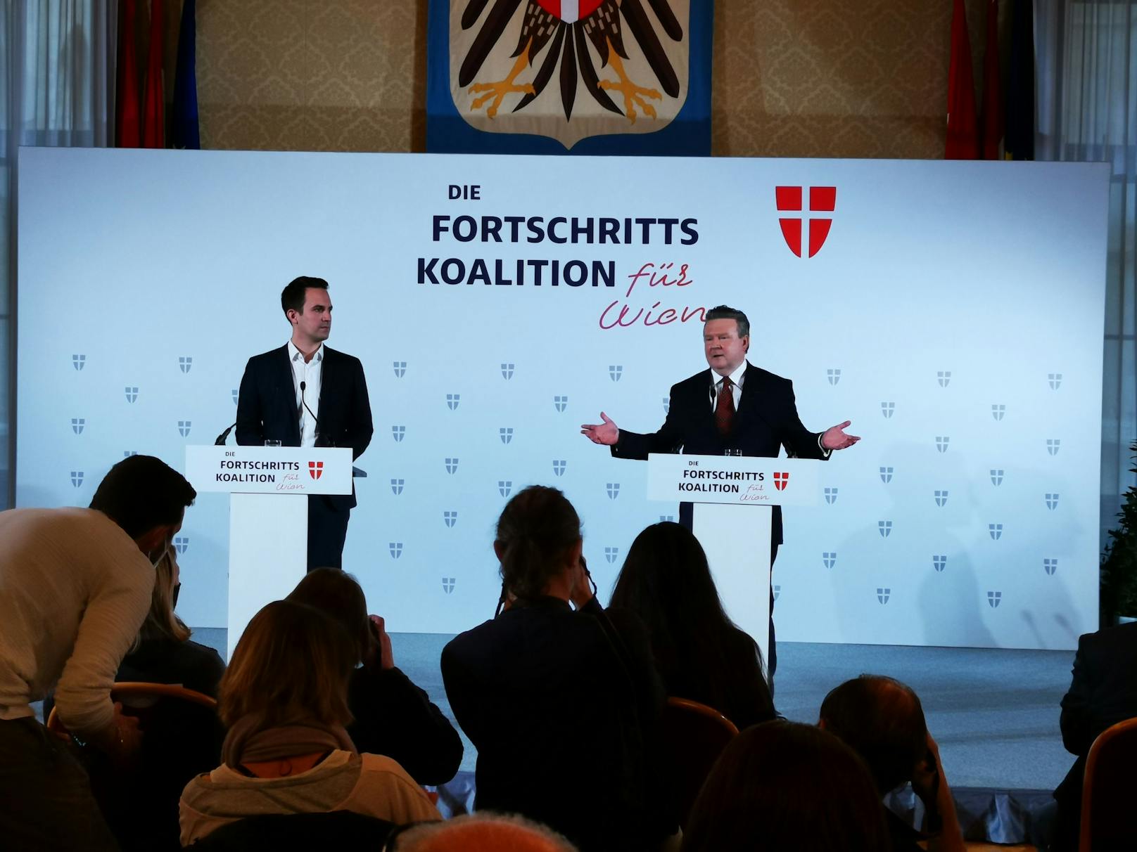 Christoph Wiederkehr (NEOS) und Michael Ludwig (SPÖ)