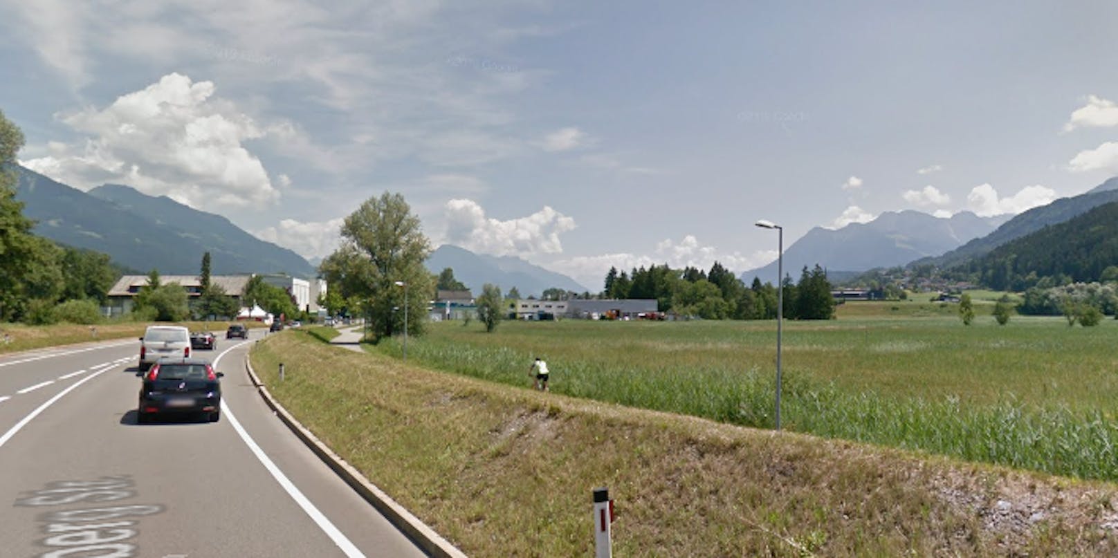 An diesem Geh- und Radweg neben der Vorarlberger Straße wurde der Mann niedergestochen