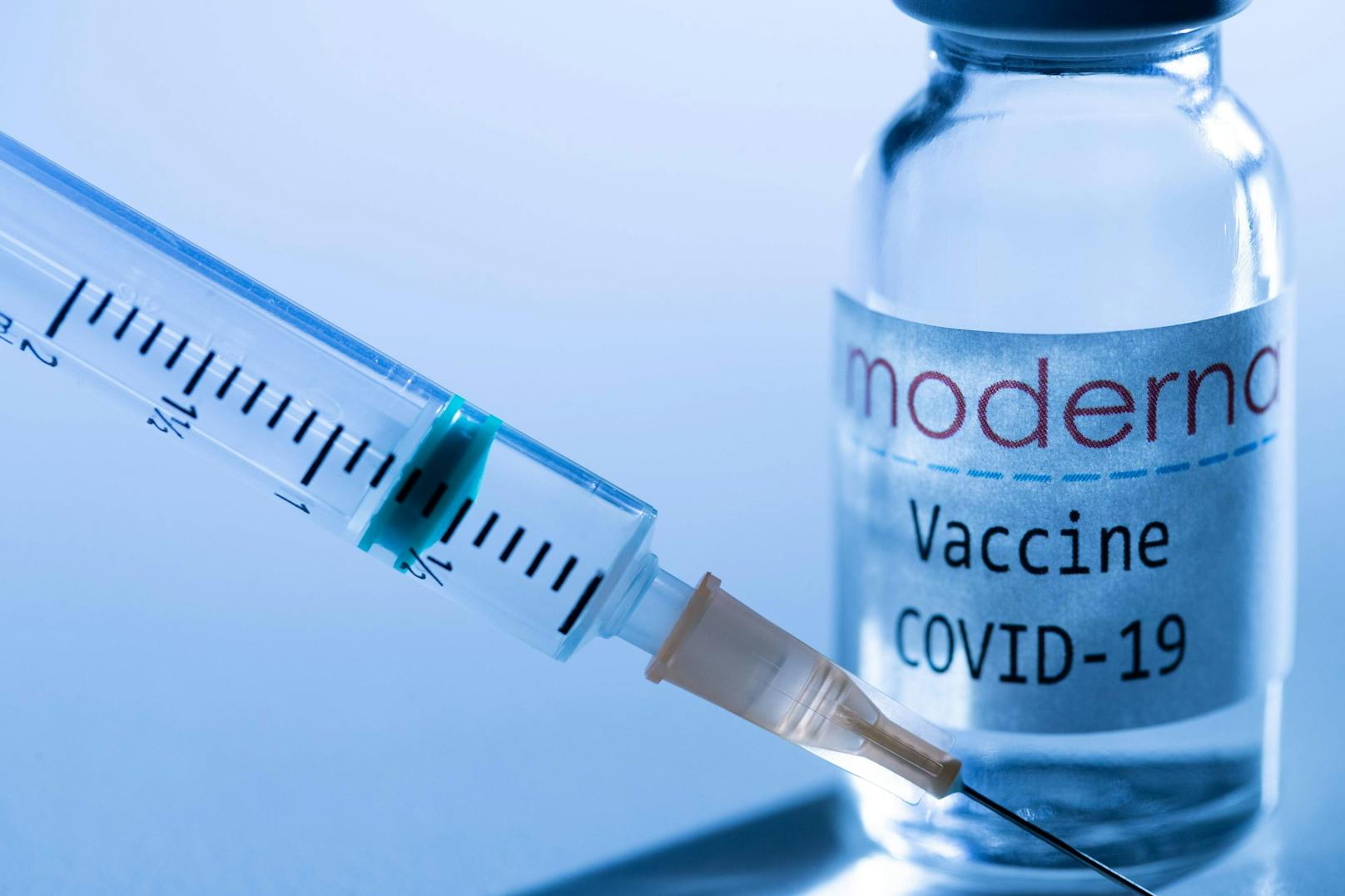 Symbolbild: Der Pharmakonzern Moderna will eine 94,5-prozentige Wirksamkeit bei seinem Corona-Impfstoff erzielt haben.