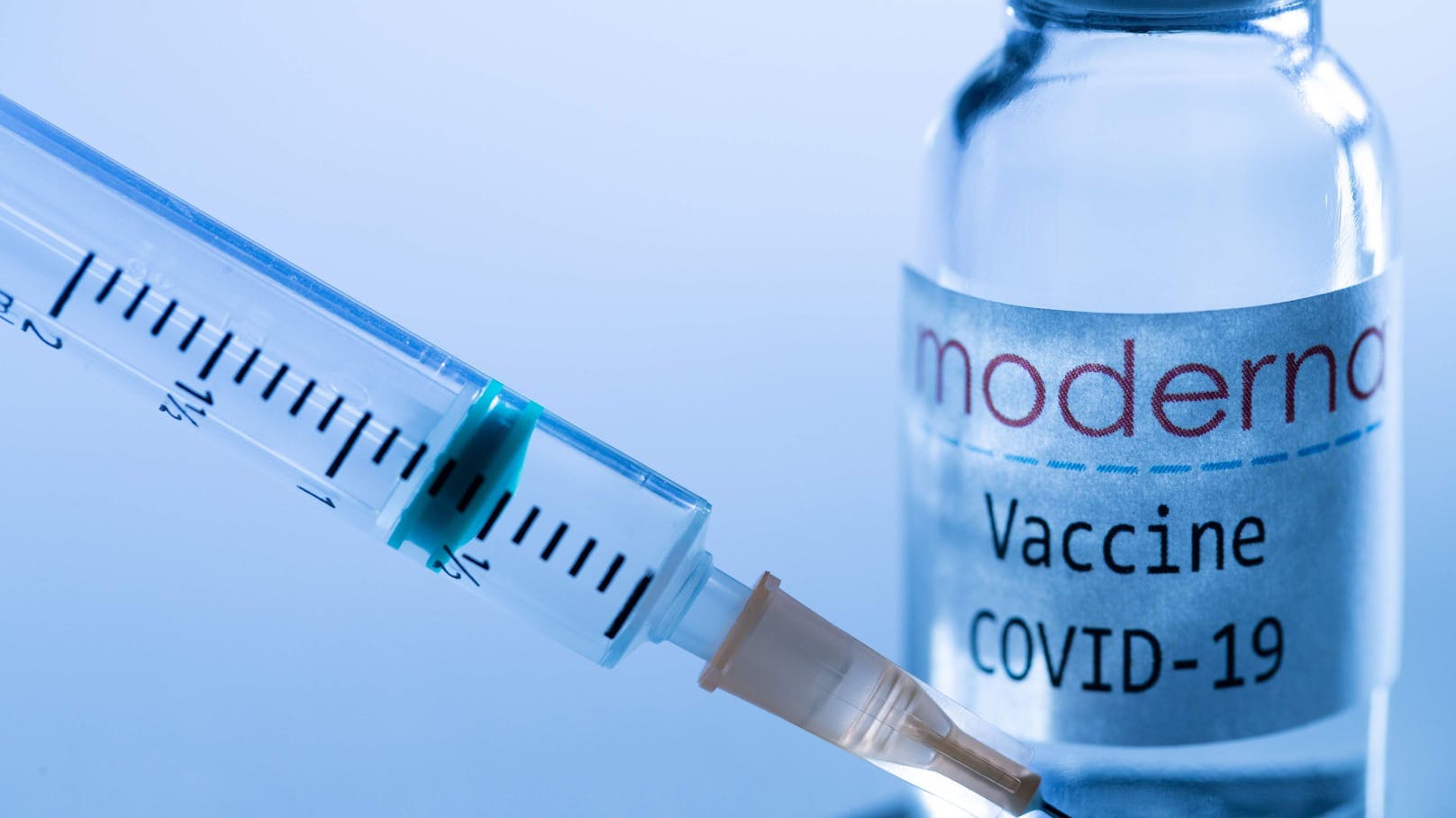Der US-Pharmakonzern Moderna will als erstes Unternehmen die Zulassung für einen Corona-Impfstoff in der EU beantragen.