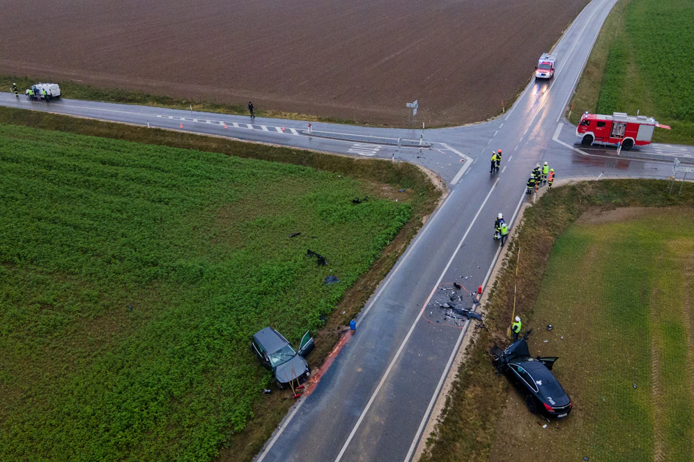 Im Kreuzungsbereich der Matzelsdorfer Straße mit der Sierninger Straße kam es im Bezirk Steyr-Land Montagfrüh zum schweren Verkehrsunfall.