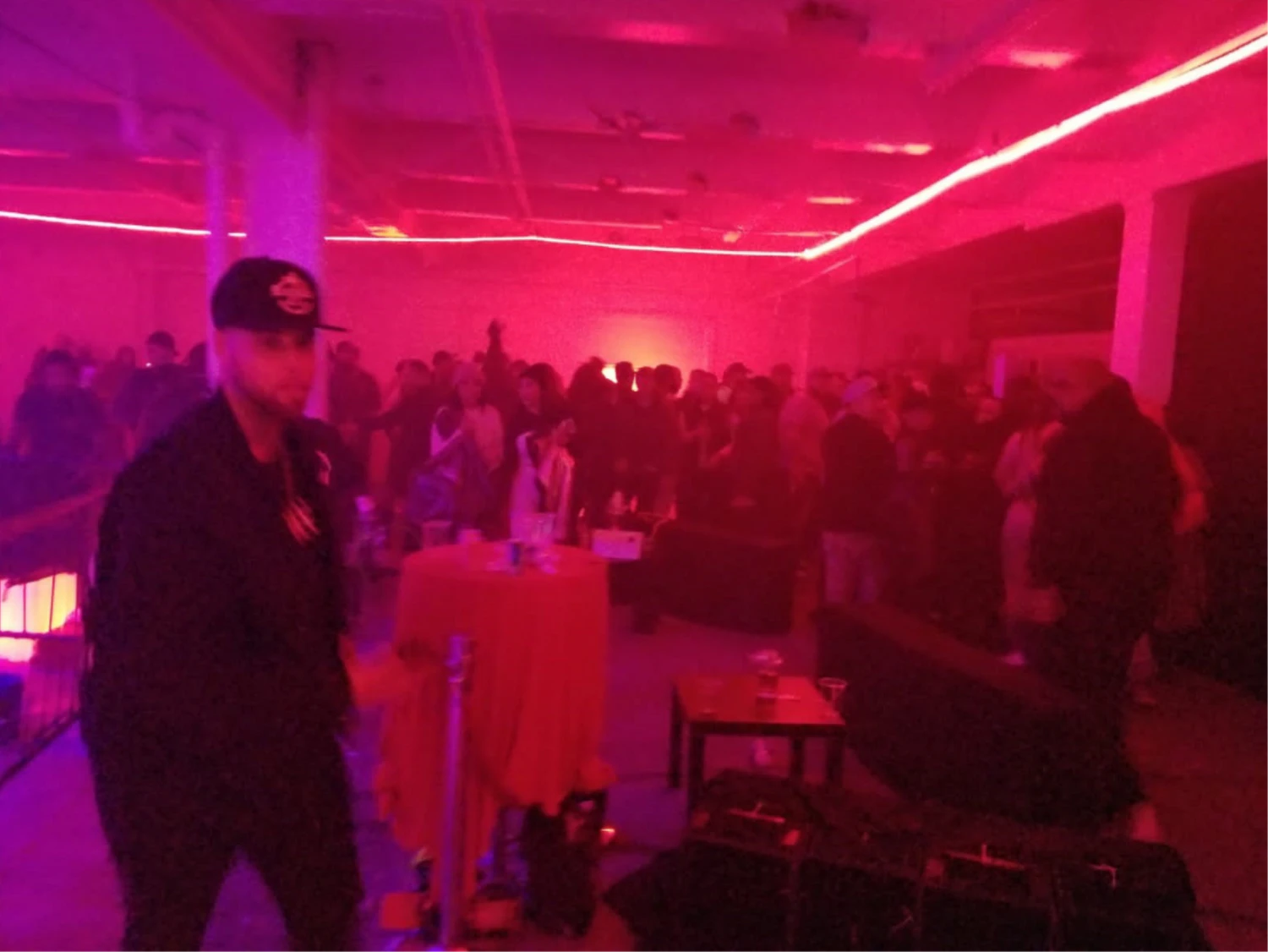 200 Personen waren zum Zeitpunkt des Polizei-Einsatzes im "Fight Club".