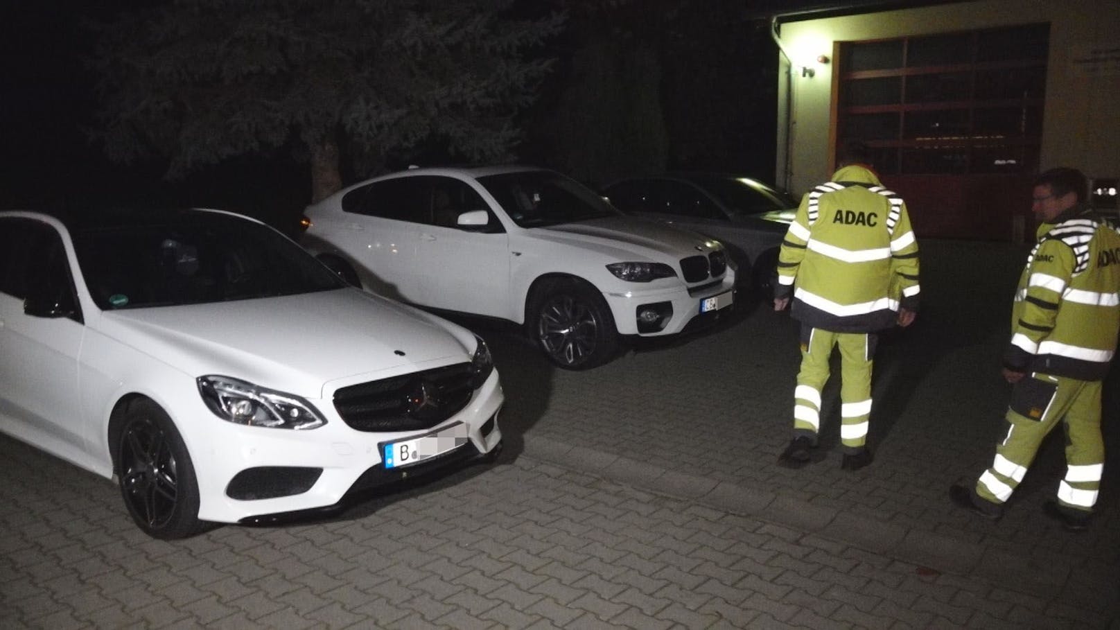 Polizei stoppt Hochzeitskonvoi in Staffelde (Deutschland)