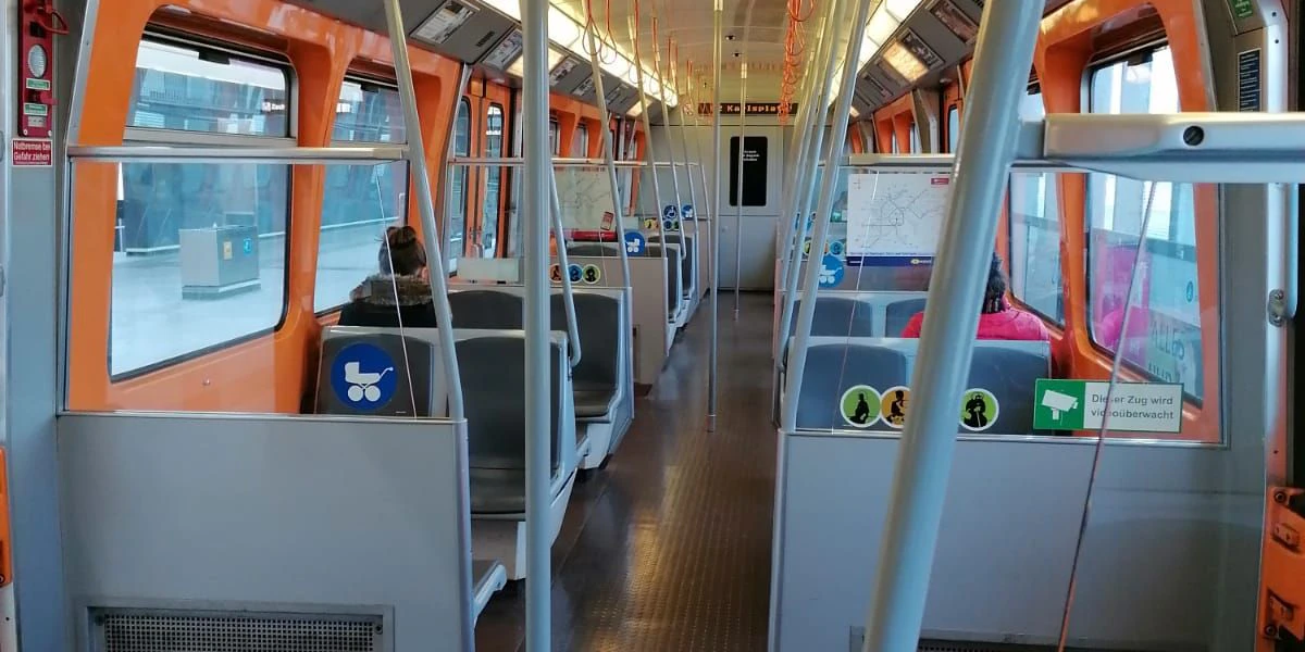 Fahrgäste sind am ersten Tag des Lockdowns mancherorts Mangelware