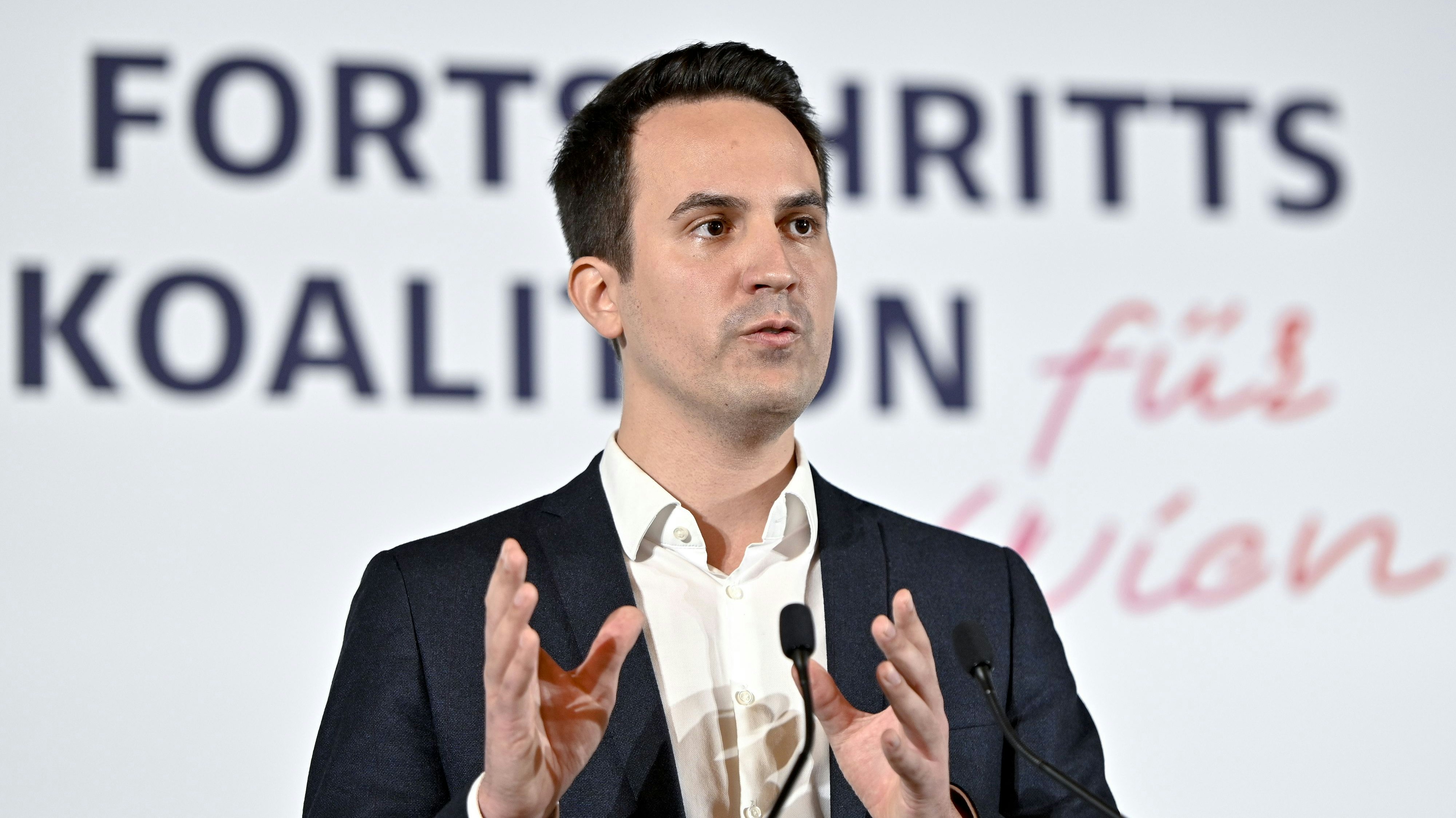 Neos-Wien Parteiobmann Christoph Wiederkehr ist seit 24. November Kinder- und Jugendstadtrat.