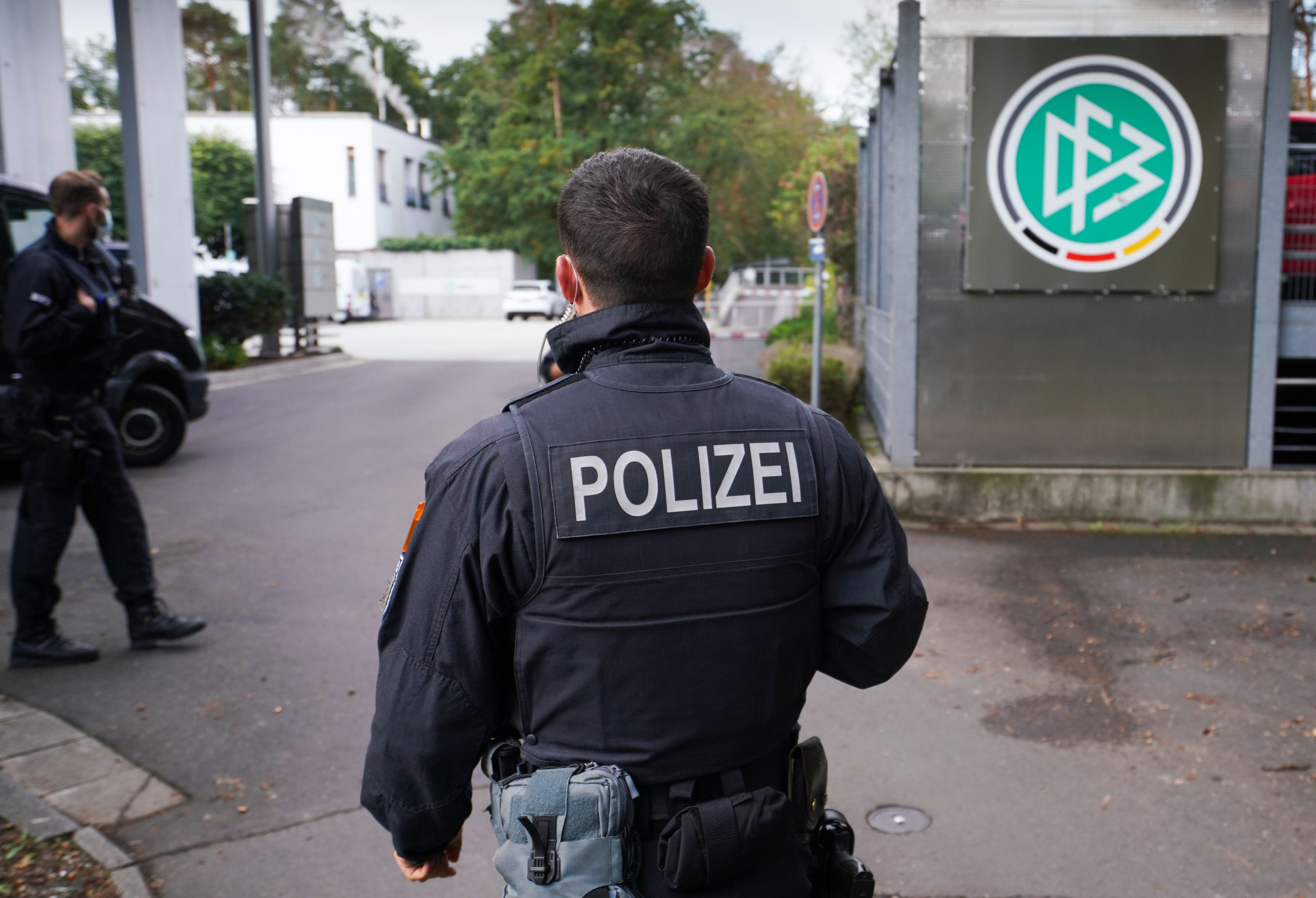 Ein Frankfurter Polizist im Einsatz. Symbolbild