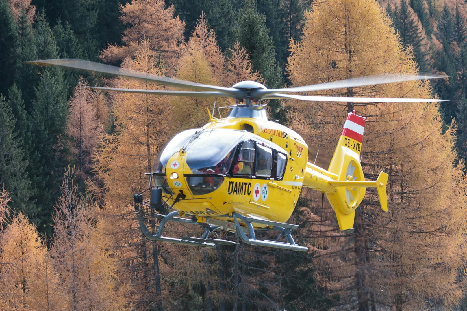 Rettungseinsatz mit Unterstützung durch ÖAMTC Notarzt-Helikopter "Christophorus 7"