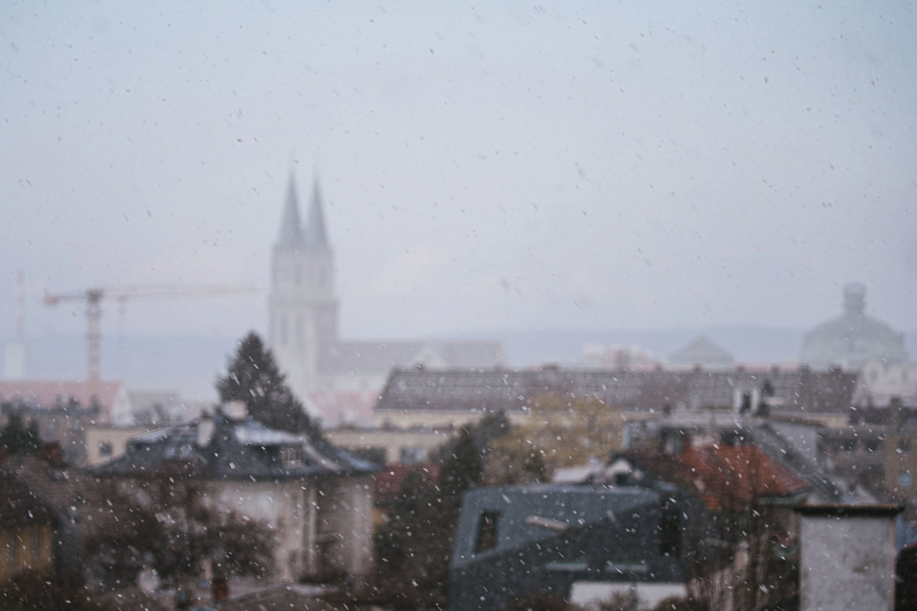 Schneefall in Klosterneuburg nahe Wien, aufgenommen am 31.03.2020. Symbolbild
