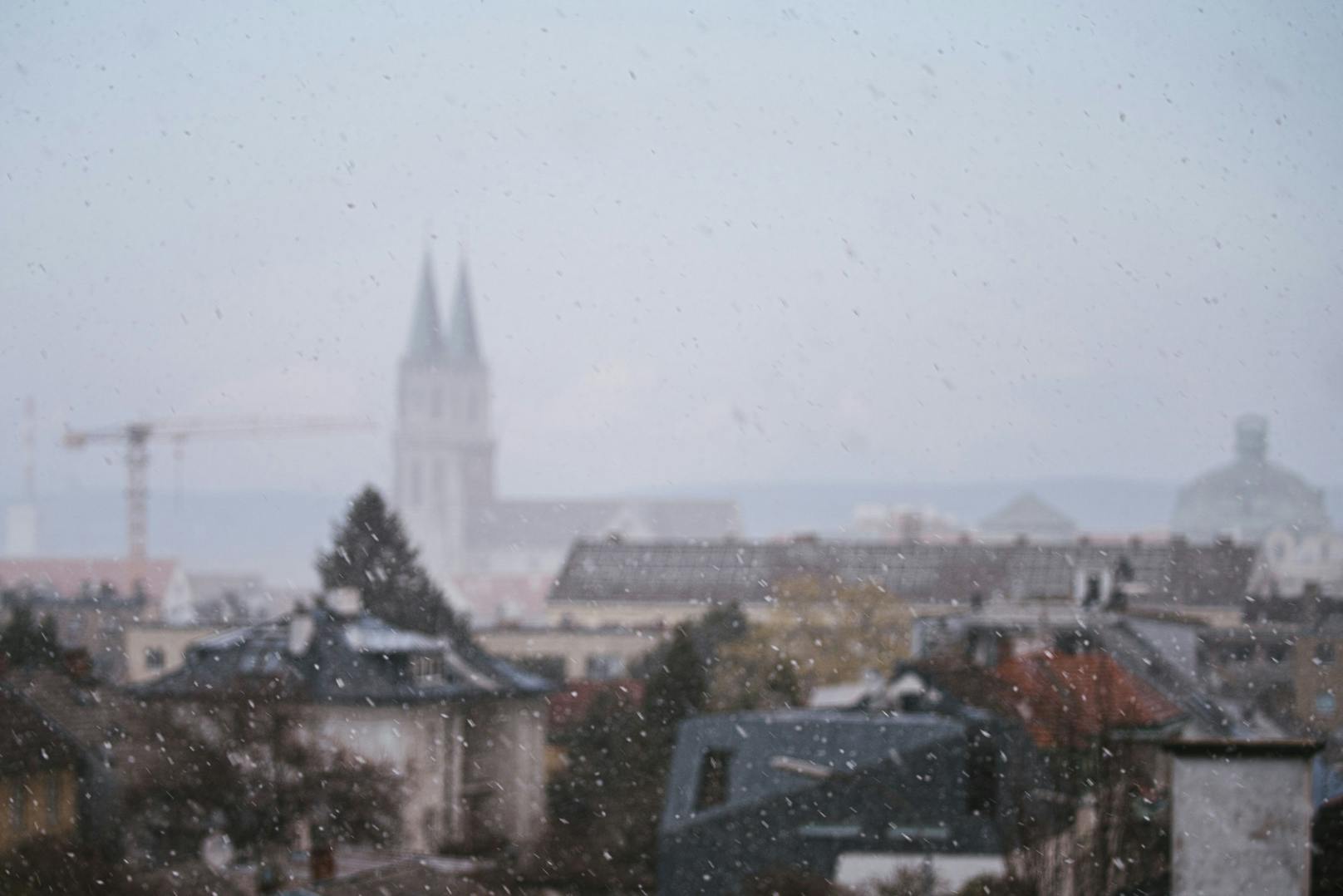 Schneefall in Klosterneuburg nahe Wien, aufgenommen am 31.03.2020. Symbolbild
