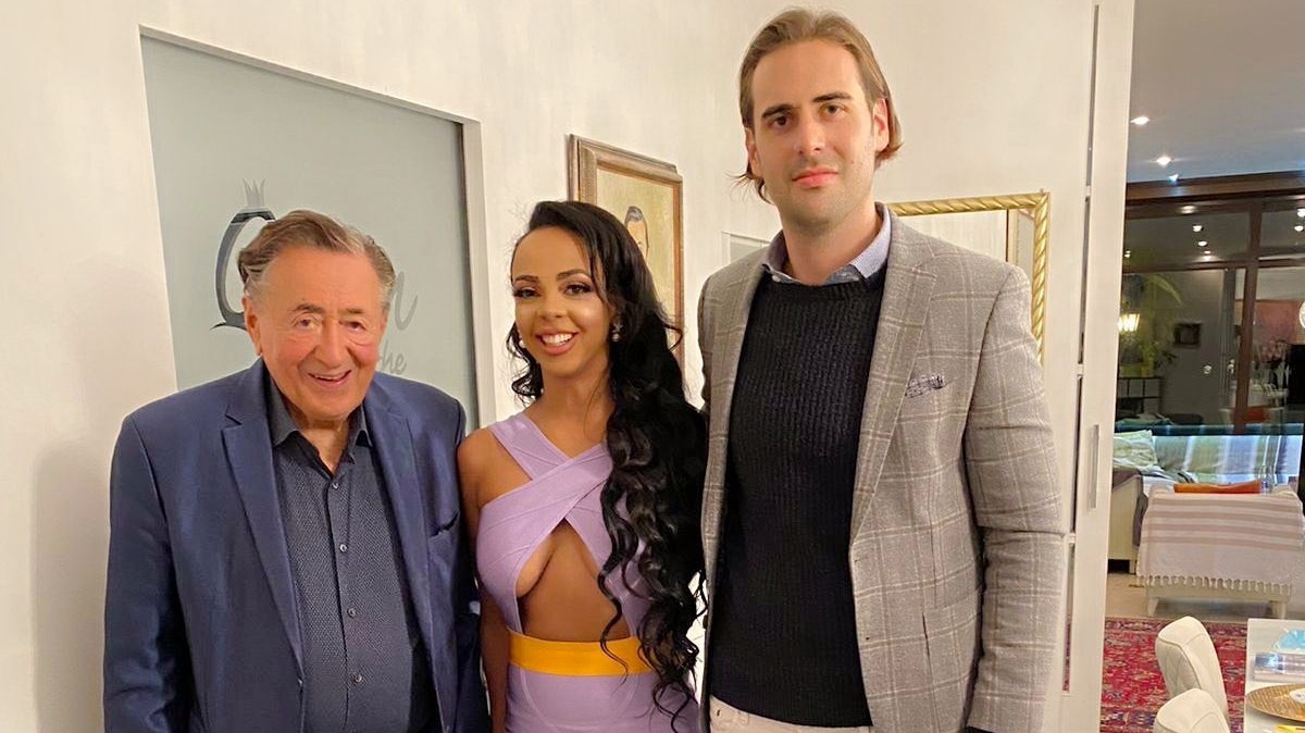 Zwischen Society-Löwe <strong>Richard Lugner</strong> und ihrem Liebsten <strong>Maurizio</strong> fühlt sich <strong>Bahati Venus</strong> am wohlsten.<br>