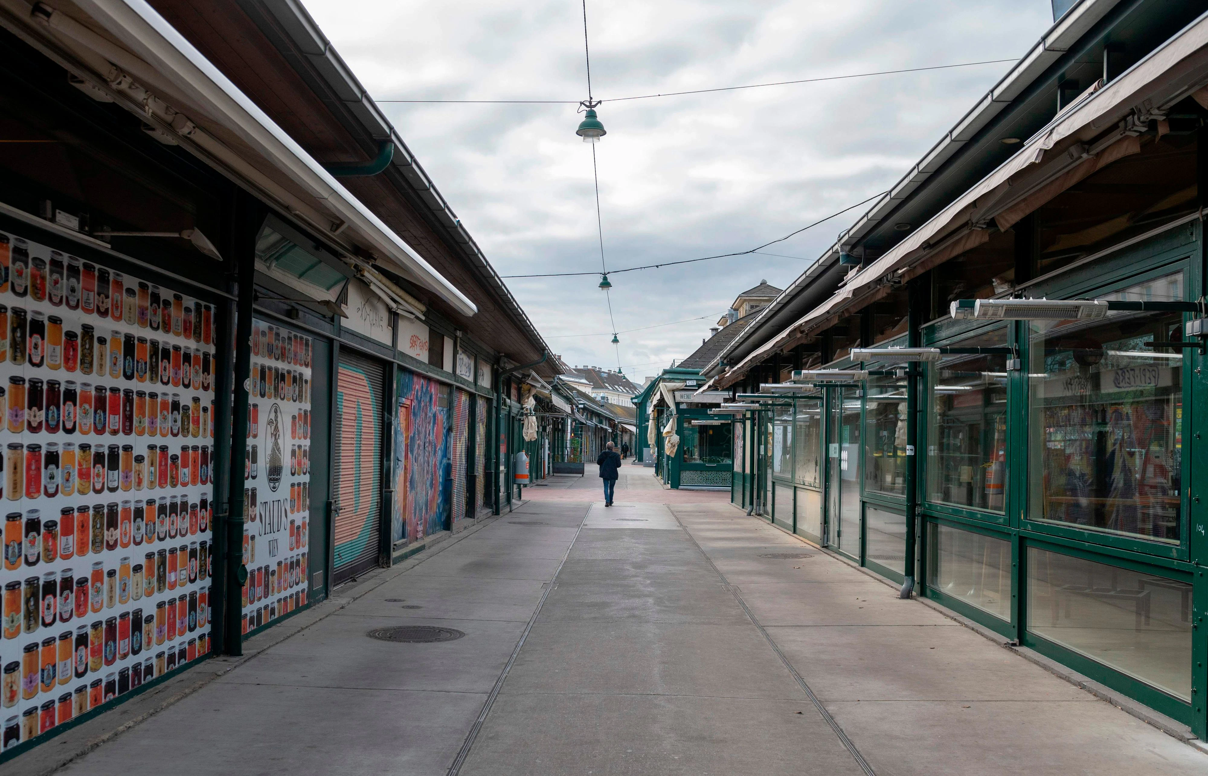 Fast menschenleer am Naschmarkt in Wien