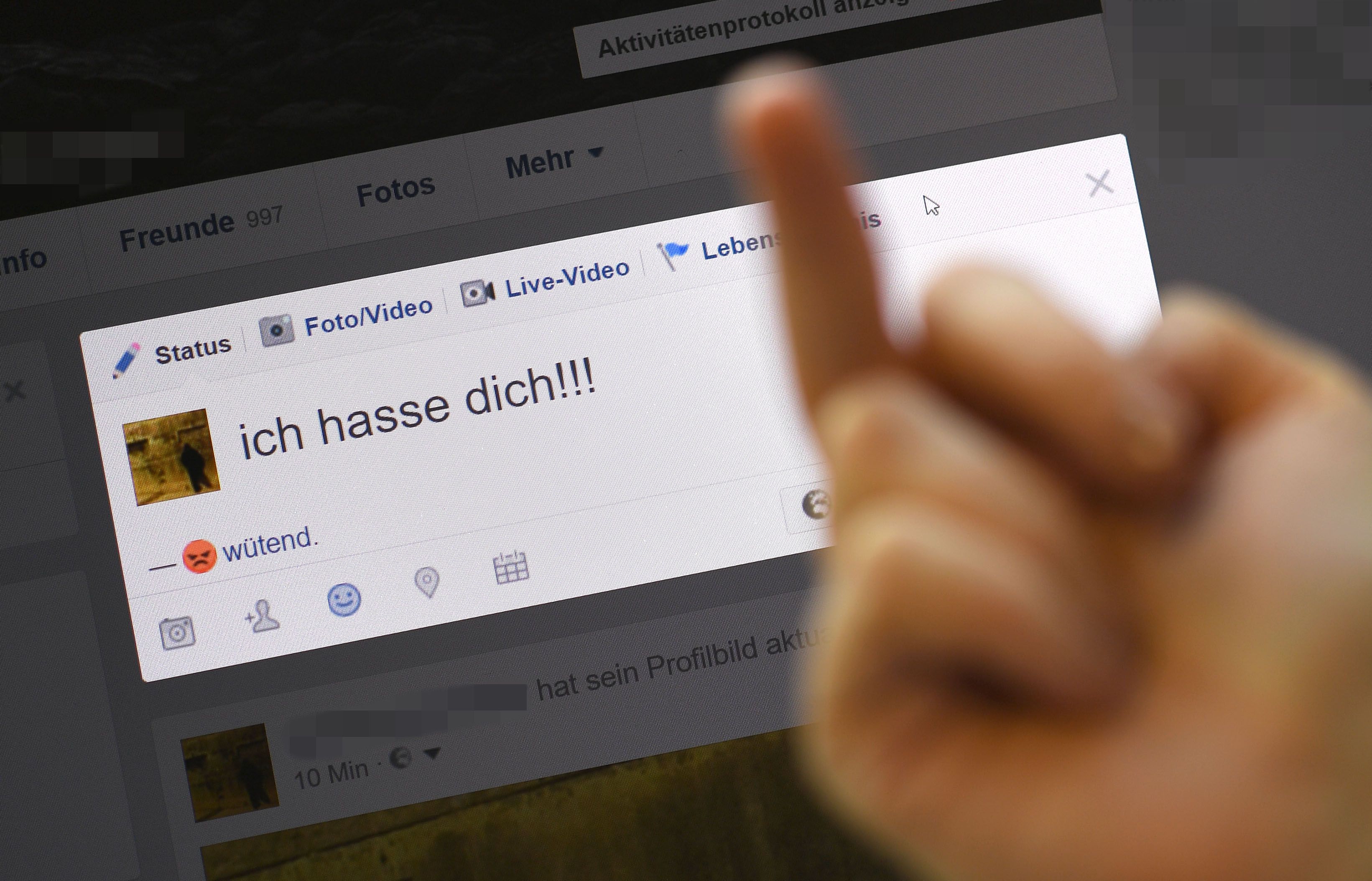 Bundesregierung geht gegen Hass im Netz vor