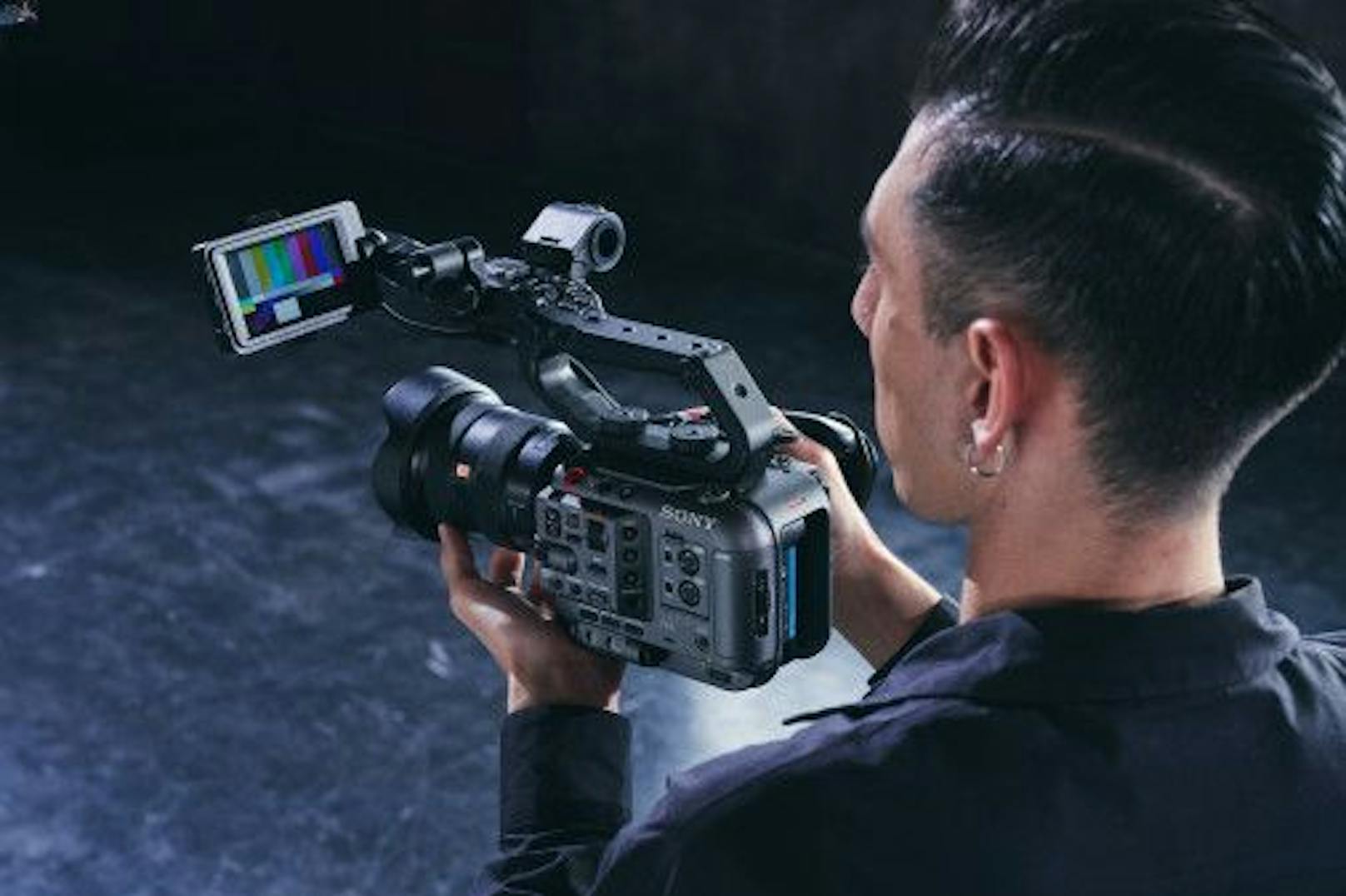 Sony erweitert die Cinema Line um die professionelle Vollformatkamera FX6.