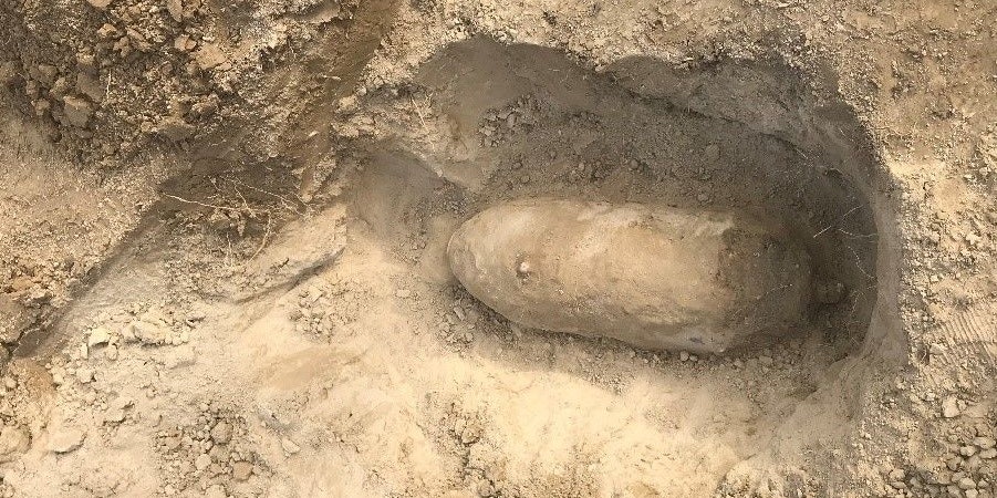 Im Zuge von Bauarbeiten wurden Arbeiter auf das Kriegsmaterial aufmerksam und verständigten die Polizei.