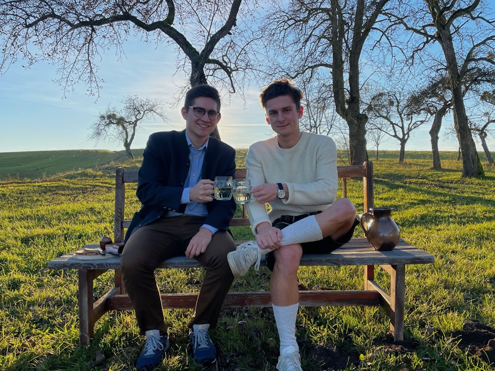 Julian Priglinger (li.) und Benjamin Hammerschmid gründeten einen regionalen Online-Shop.