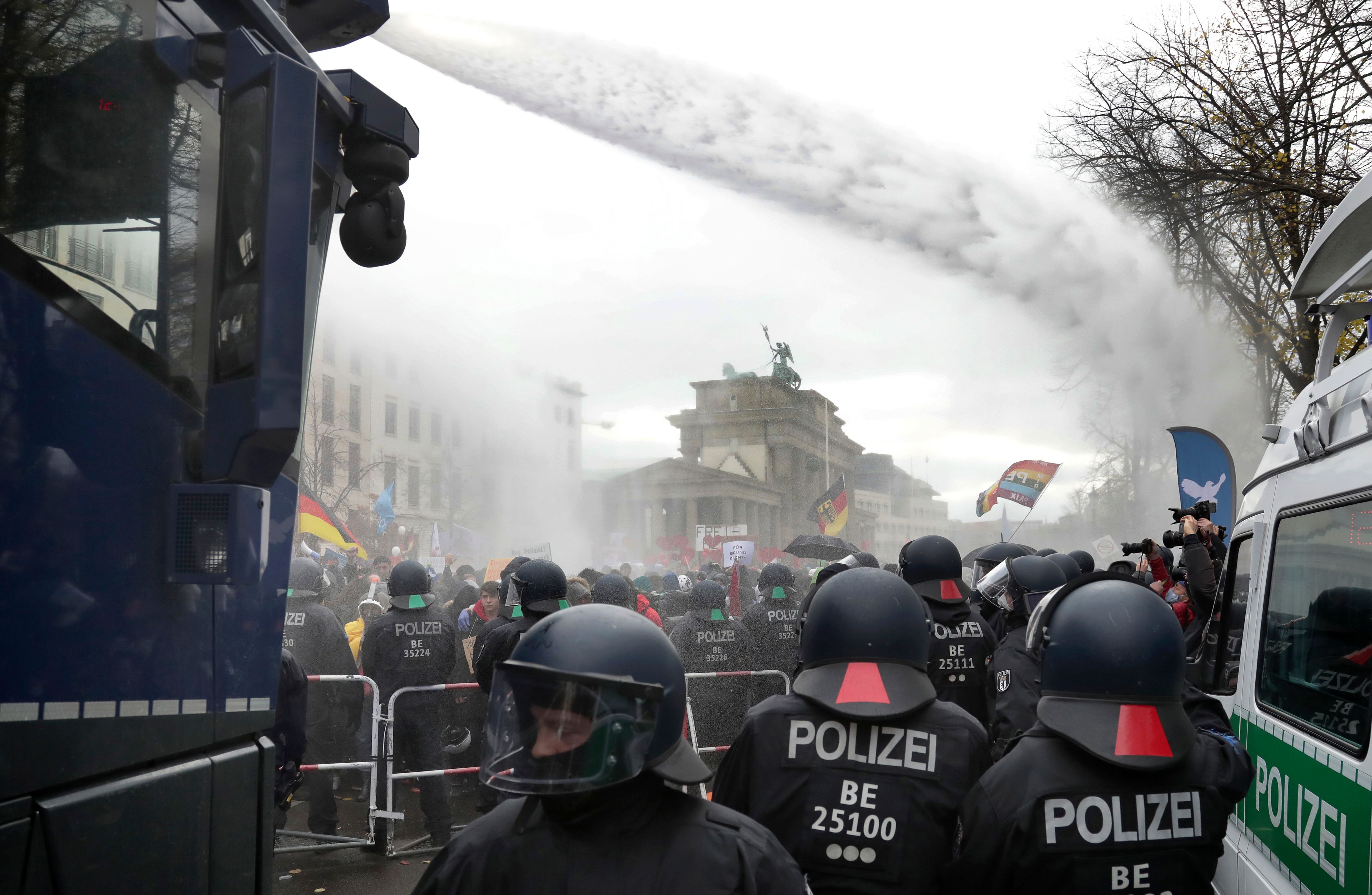 Die Polizei setzte Wasserwerfer ein