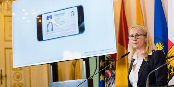 Wirtschaftsministerin Margarete Schramböck kündigte den digitalen Führerschein bereits 2018 an