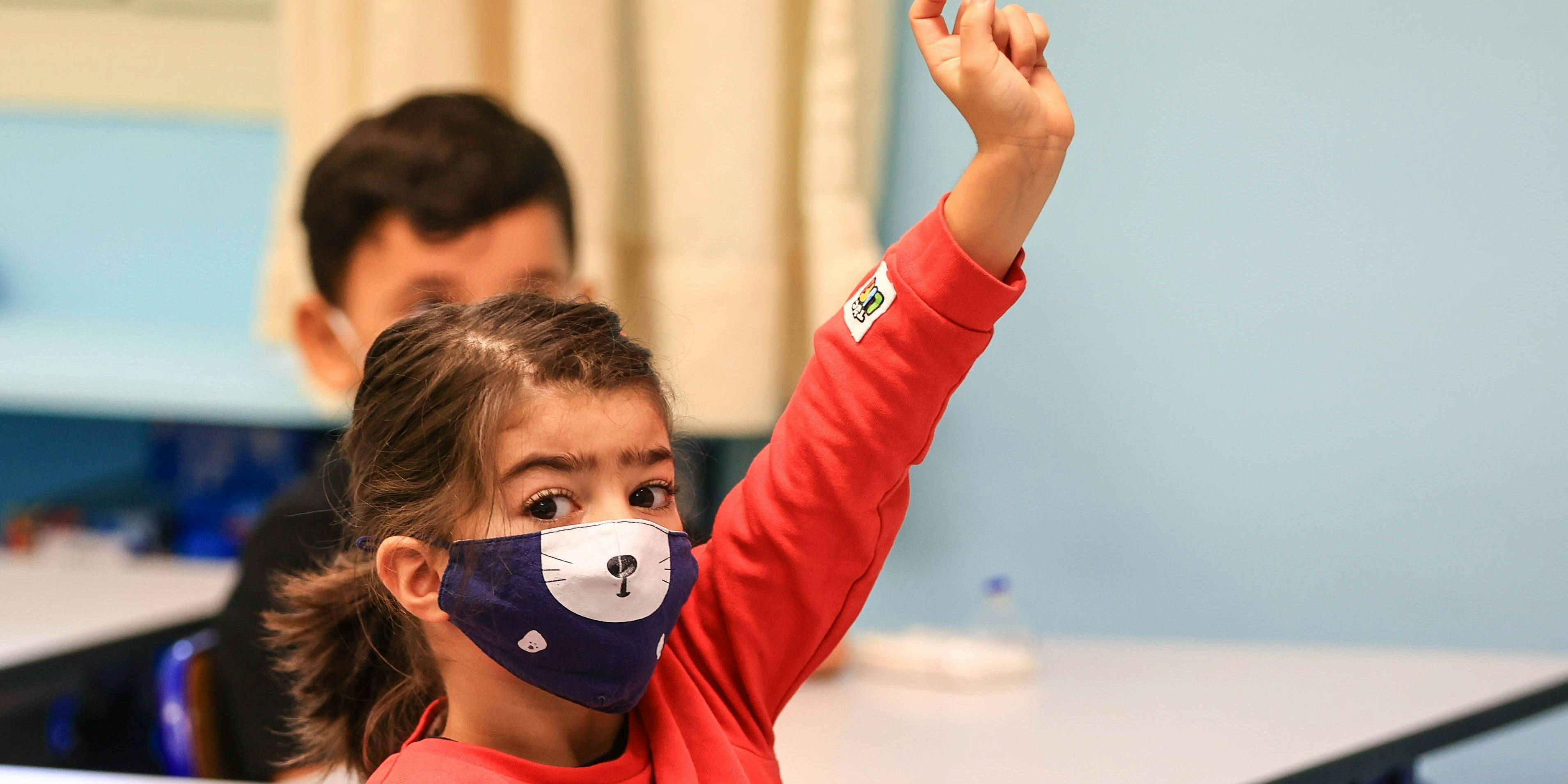 Auch Kinder ab 10 Jahren sollen eine Maske im Unterricht tragen. 