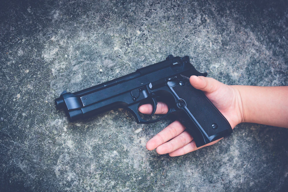 Die Burschen hatten täuschend echt aussehende Softguns dabei.