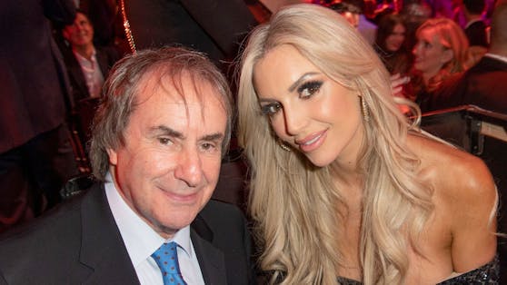 Rosanna Davison, die Tochter von Sänger Chris de Burgh, schwebt nach zahlreichen Schicksalsschlägen im Mutterglück.