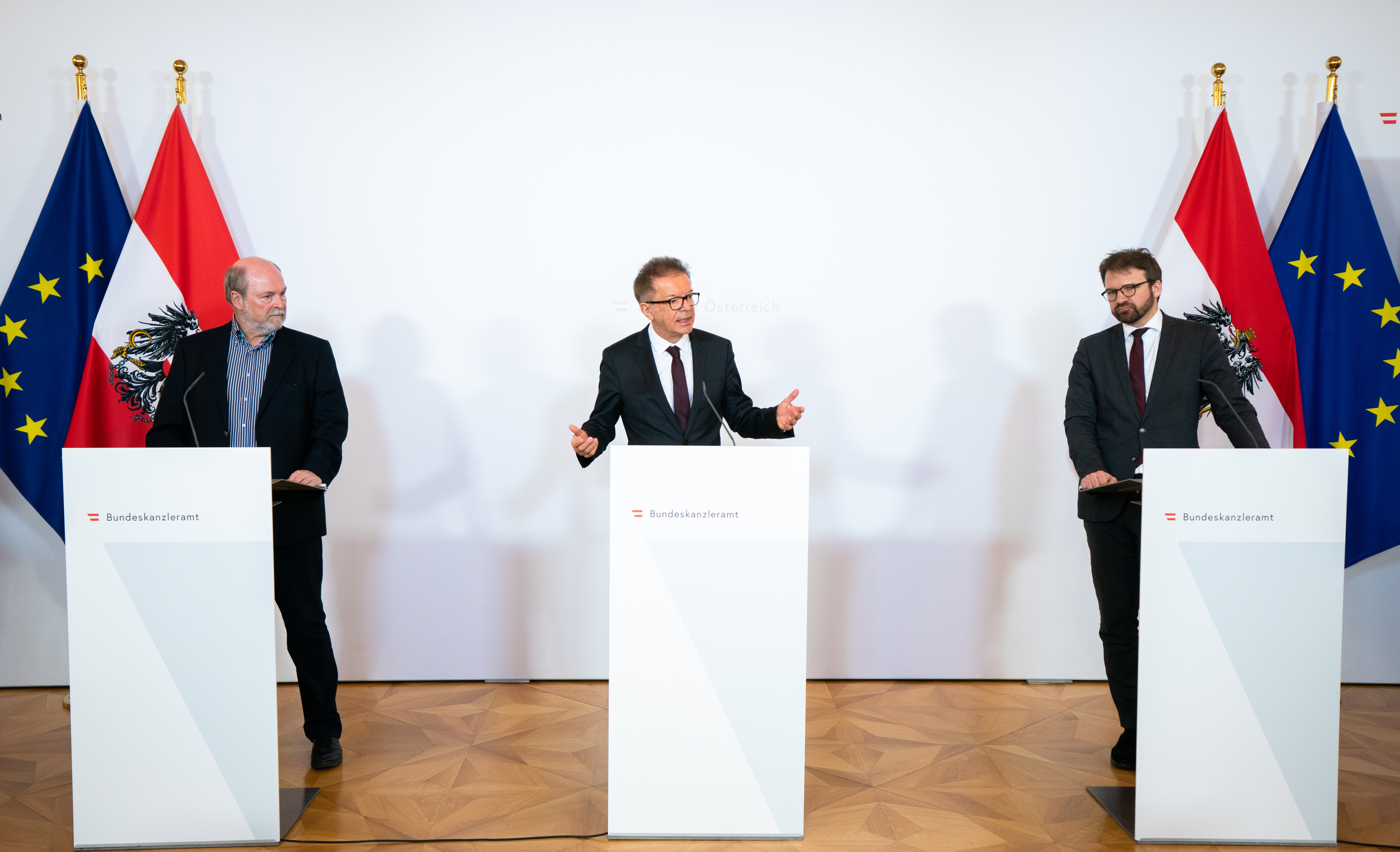 v.l.n.r.: Herwig Kollaritsch, Rudolf Anschober und Herwig Ostermann bei einer Pressekonferenz