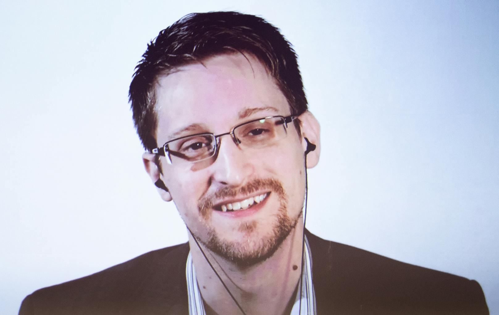 Der frühere NSA-Mitarbeiter Edward Snowden möchte nun die russische Staatsbürgerschaft annehmen.