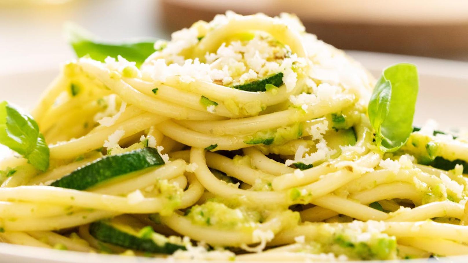Spaghetti alla Nerano mit Pesto alla Genovese