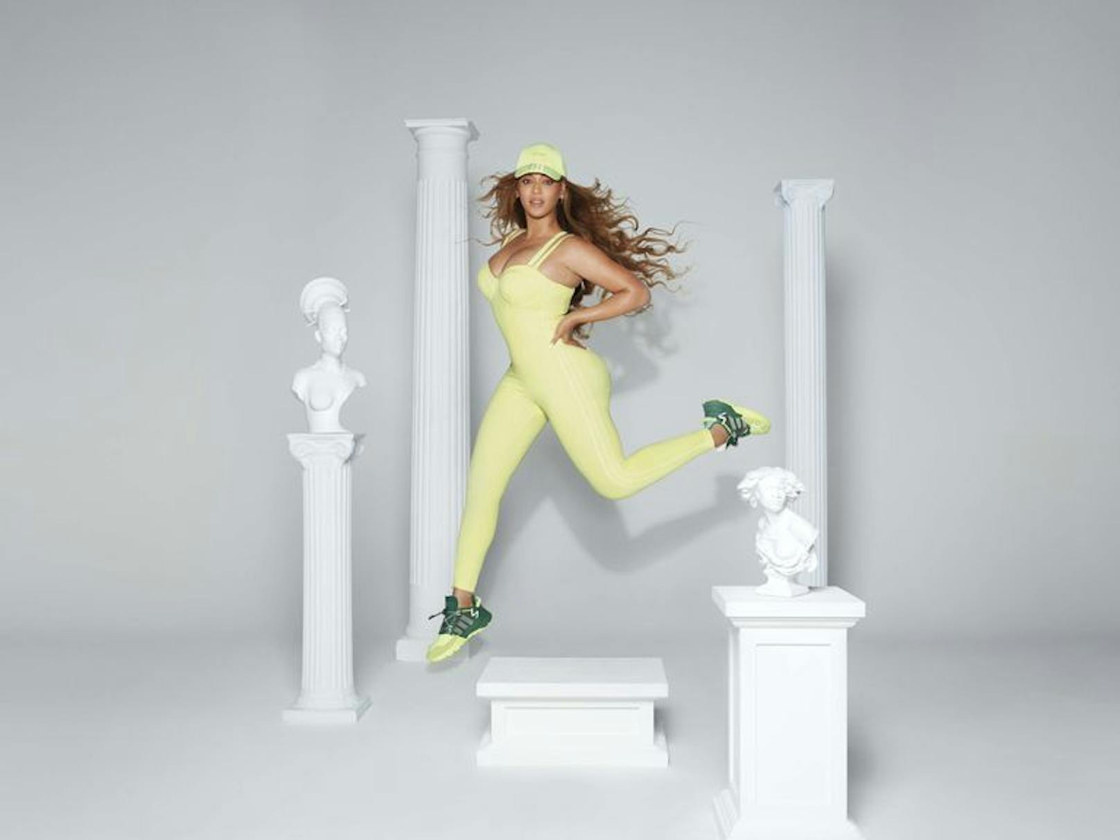 Die neue Adidas-Kollektion von Beyoncé's Modemarke Ivy Park ist draußen - und zum Teil schon ausverkauft.