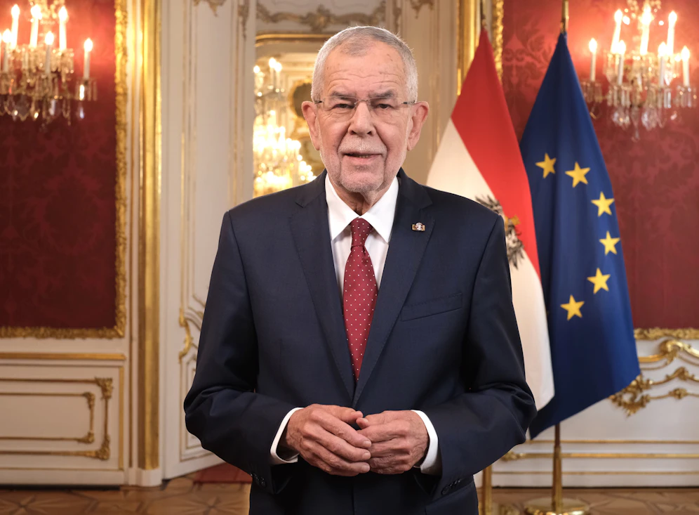 Bundespräsident Alexander Van der Bellen während einer TV-Ansprache zum Nationalfeiertag 2020