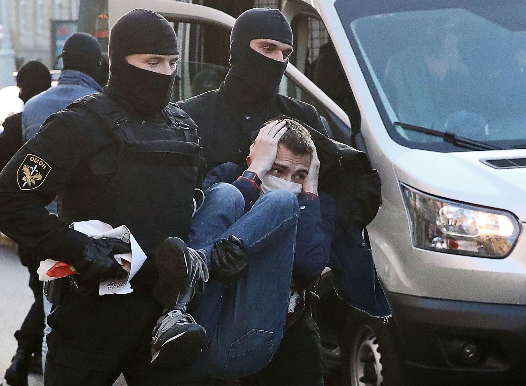 Lukaschenko hatte den Demonstranten zuvor Gewalt angedroht.