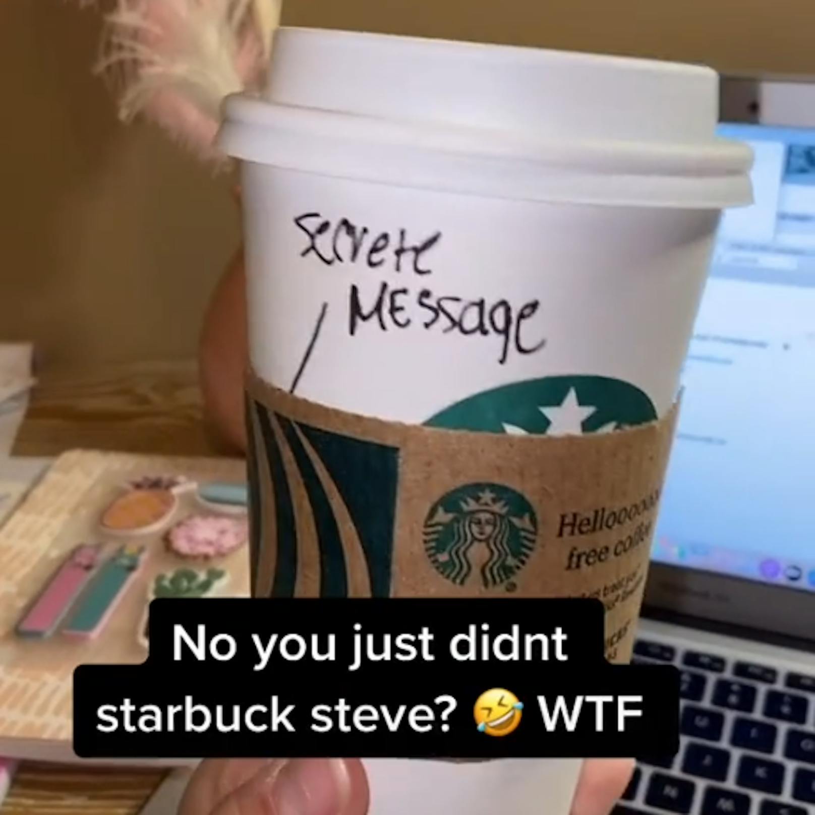 Diesen Hinweis fand Ashley Wilkins auf ihrem Starbucks-Becher
