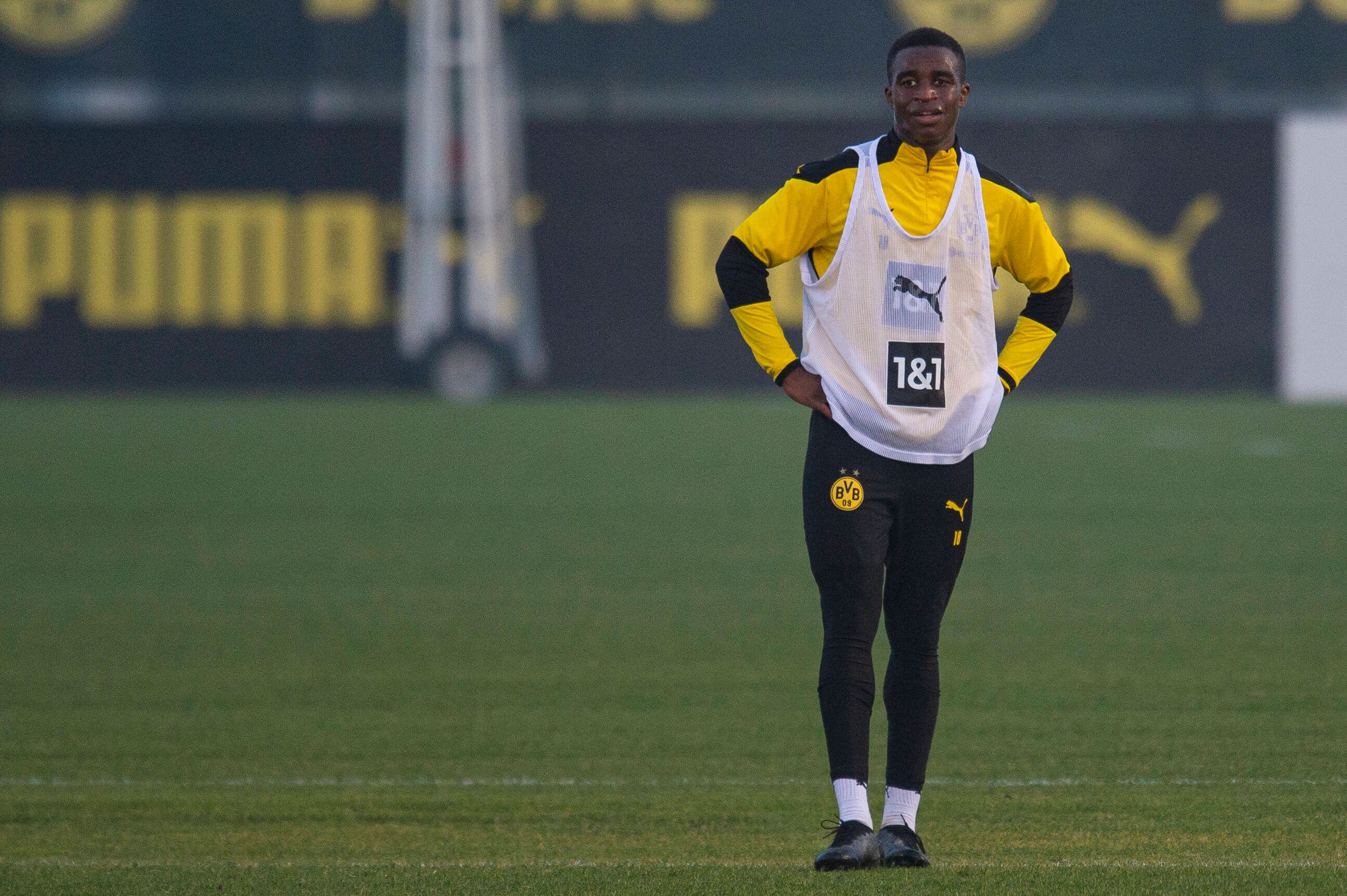 Youssoufa Moukoko steht erstmals im Dortmund-Kader. 