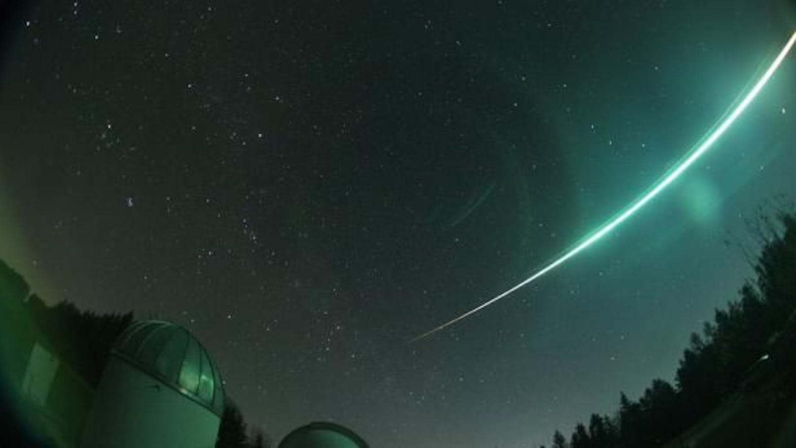 Am 19. November konnte ein Bolid hell leuchtend über Teilen Österreichs gesichtet werden. Derzeit ist diese Gruppe von Meteoren besonders gut sichtbar.&nbsp;