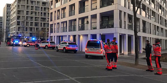 Feuerwehr und Berufsrettung waren in der UNO-City im Einsatz.