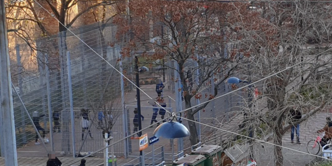 Zahlreiche Eltern ließen ihre Kinder trotz Schul-Lockdown auf den Spielplatz